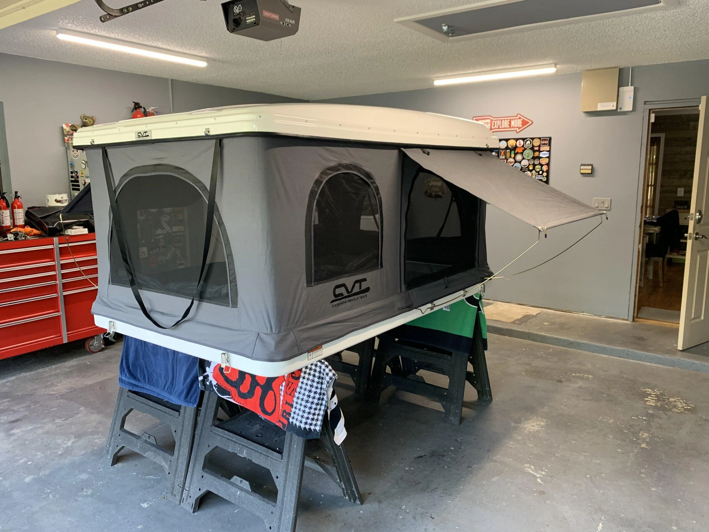 Jeep Gladiator Hard shell Rooftop tent 458071DA-C286-443A-B7A2-A704A39A0AF5