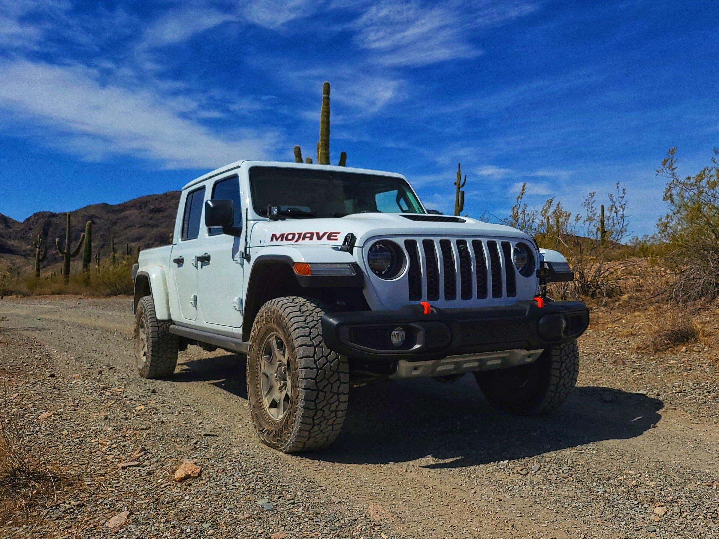 Jeep Gladiator BRIGHT WHITE Gladiator JT Club 20220507_095150-01