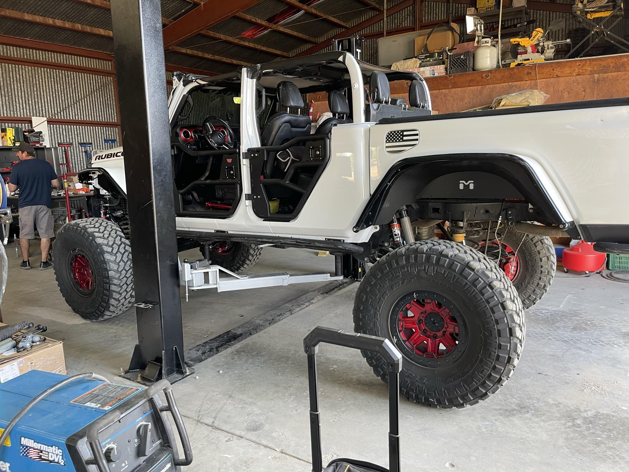 Jeep Gladiator RockKrawler front long arm Install IMG_6235.JPEG