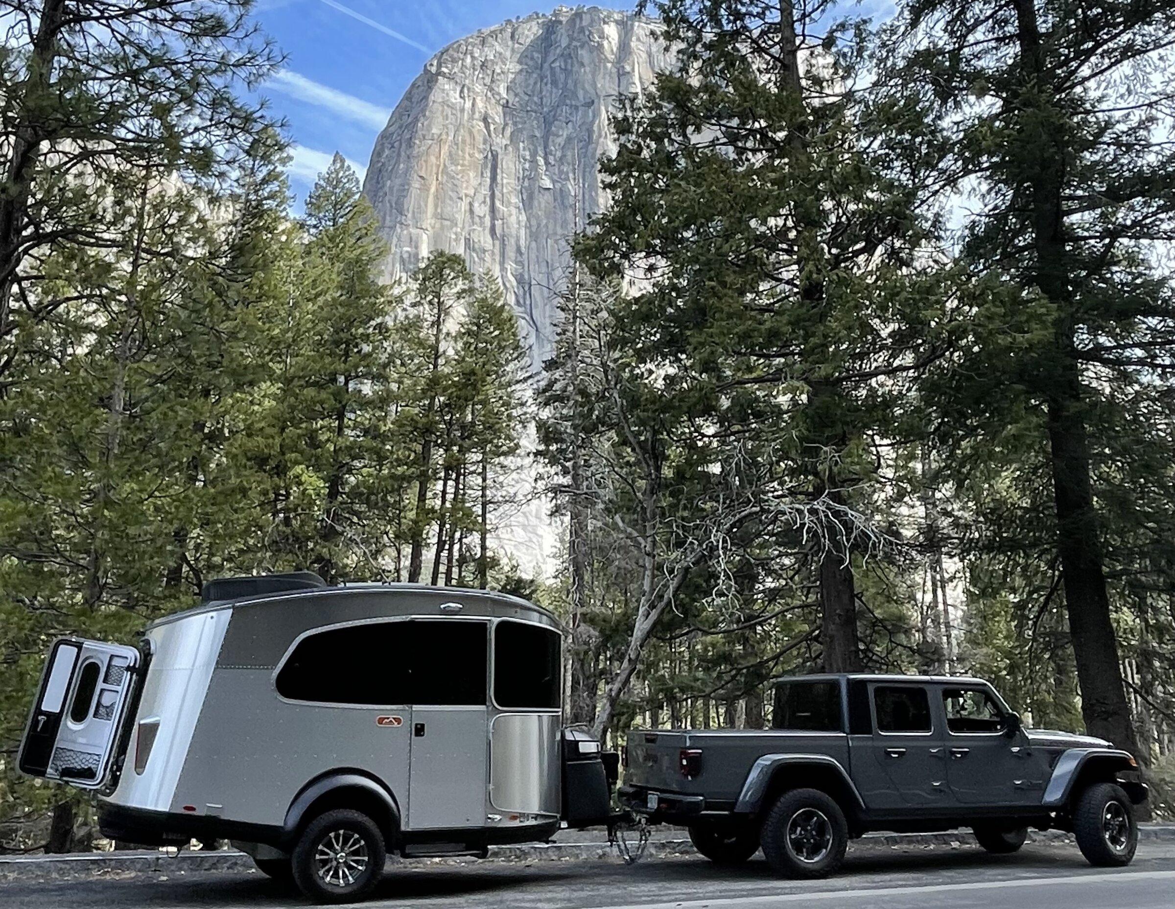 Jeep Gladiator Gladiators and Camper Pictures BC80F51B-5146-4E52-B723-DDD2CD8B7B1E