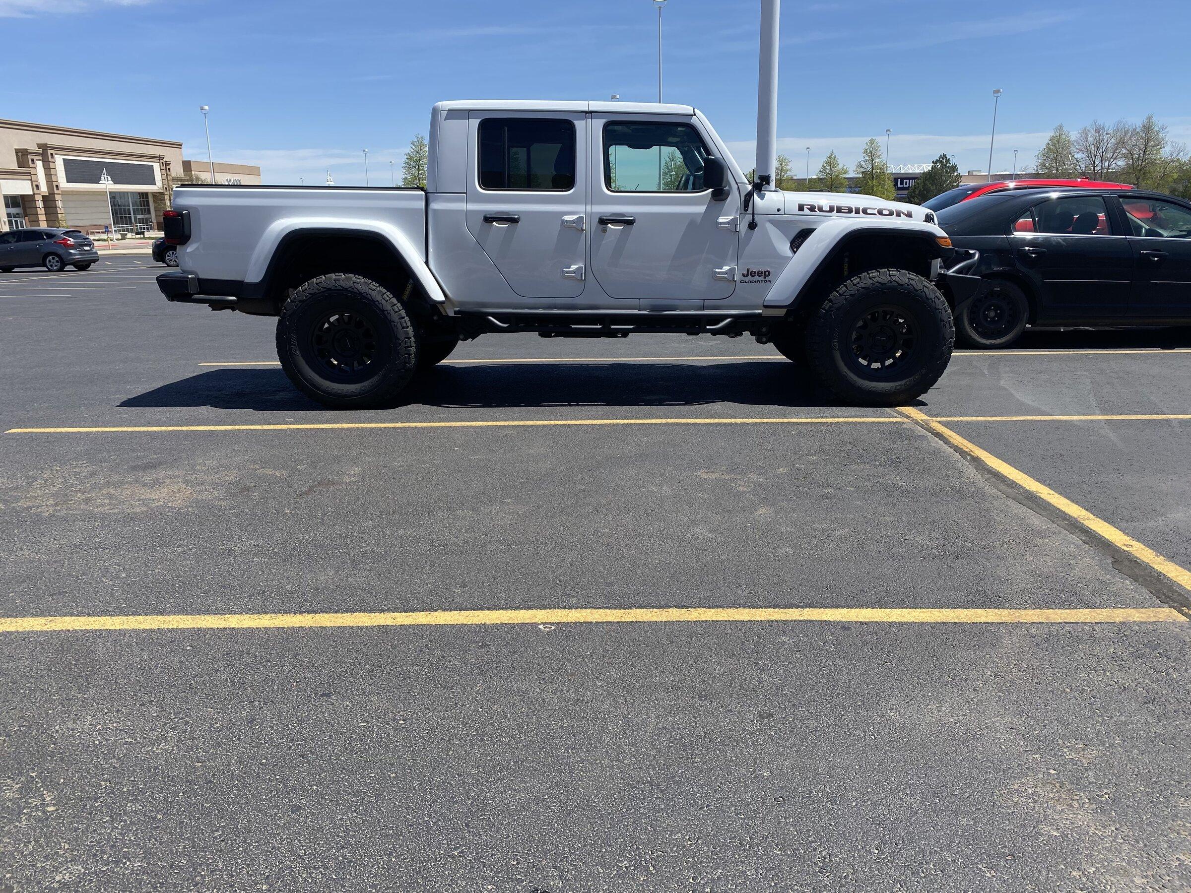 Jeep Gladiator 2022 Rubicon diesel CB08D0C8-2908-40DB-B544-92CBBEC47EDE