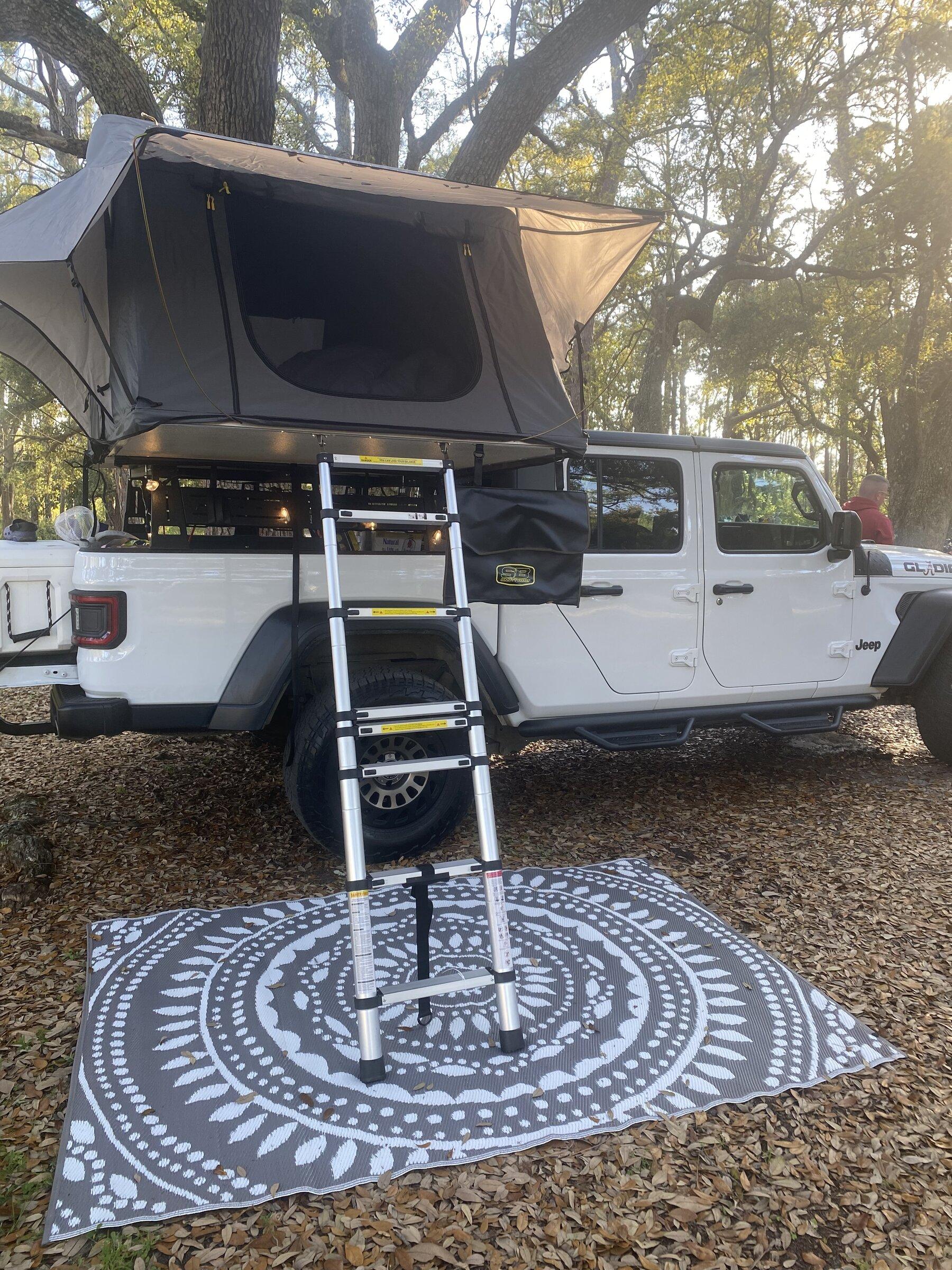 Jeep Gladiator Gladiators and Camper Pictures 47546802-35CD-462A-939C-C2F2967BFCA6