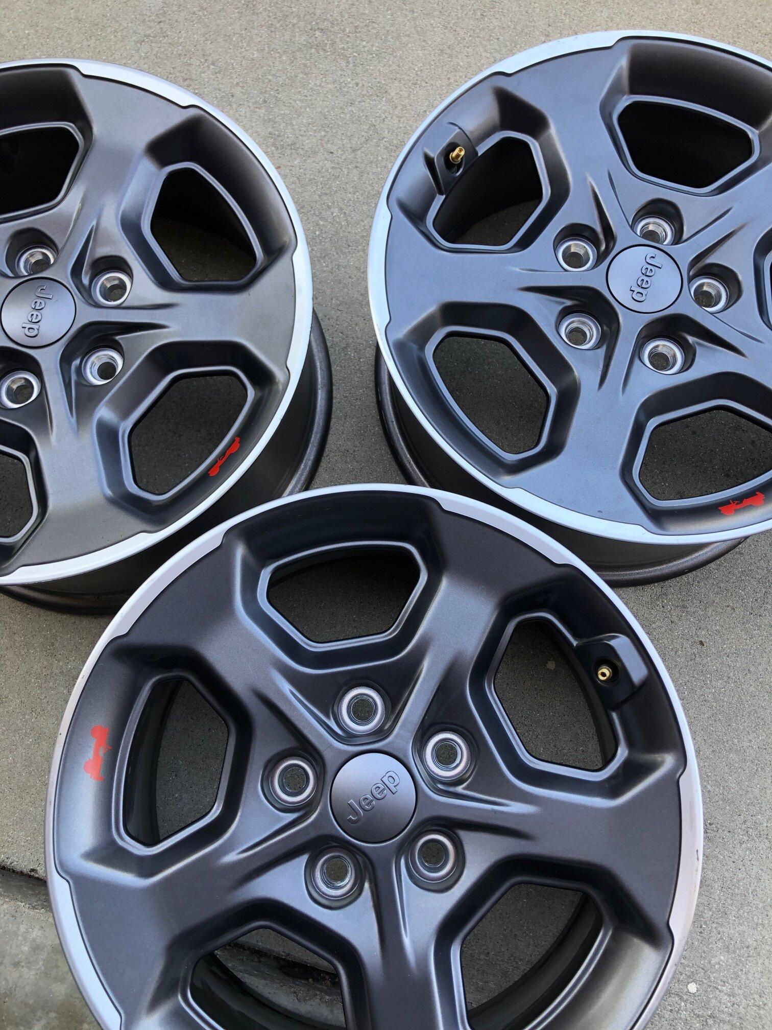 Jeep Gladiator Rubicon factory wheelset + spare IMG_1553