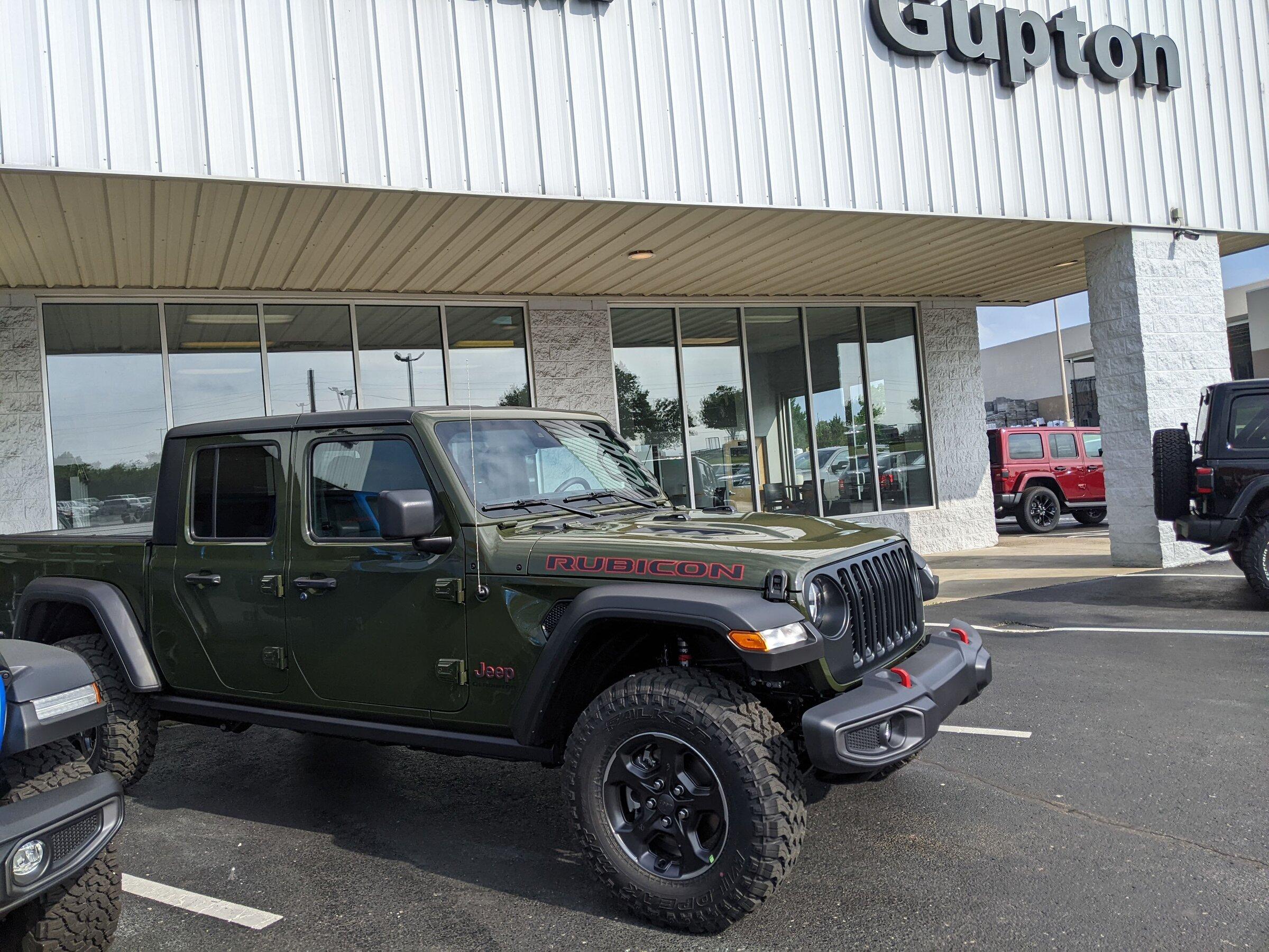 Jeep Gladiator Gupton Motors up to 8% below invoice PXL_20220510_134439957