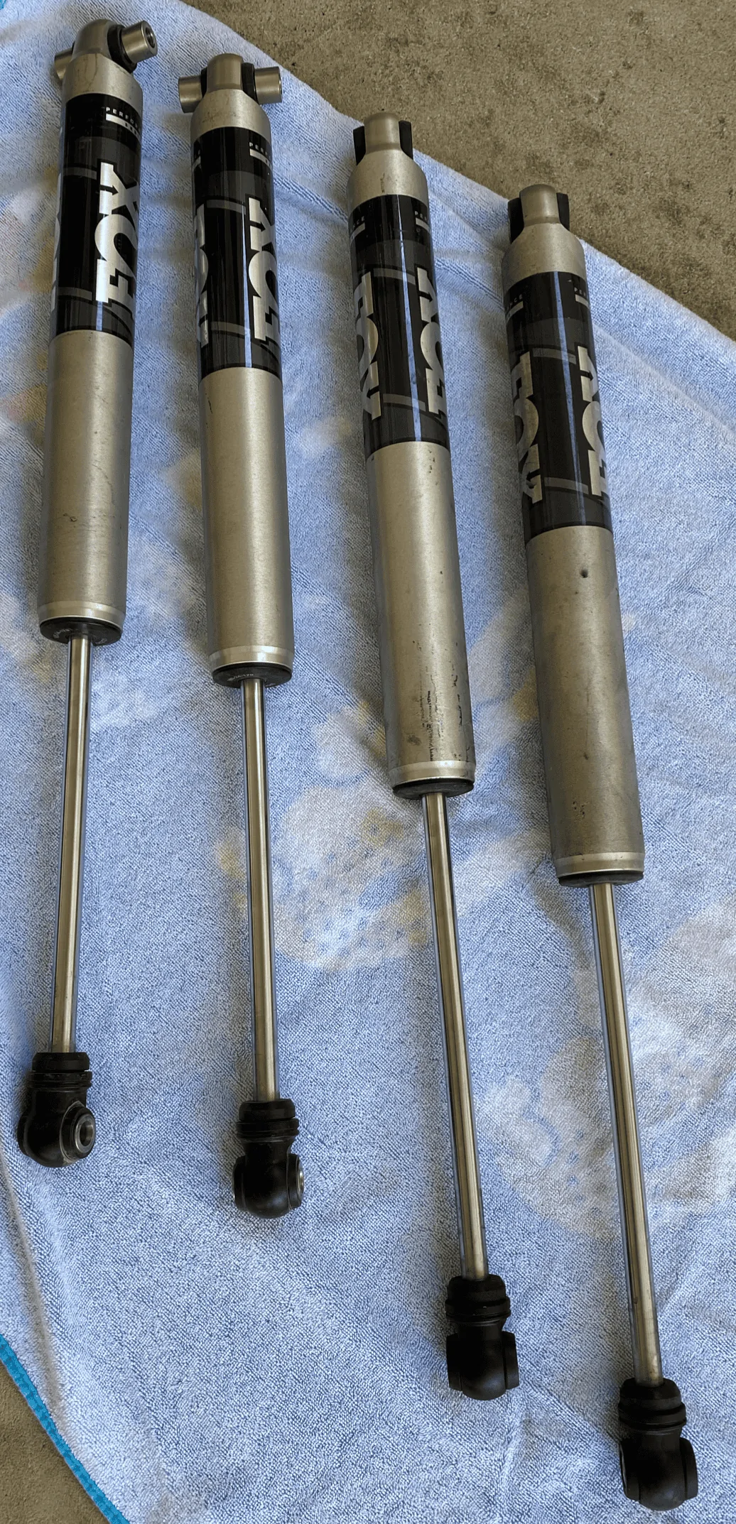 Jeep Gladiator Fox 2.0 Shocks 3.5-4" lift; 4" springs fox 2.0 shocks 4%22