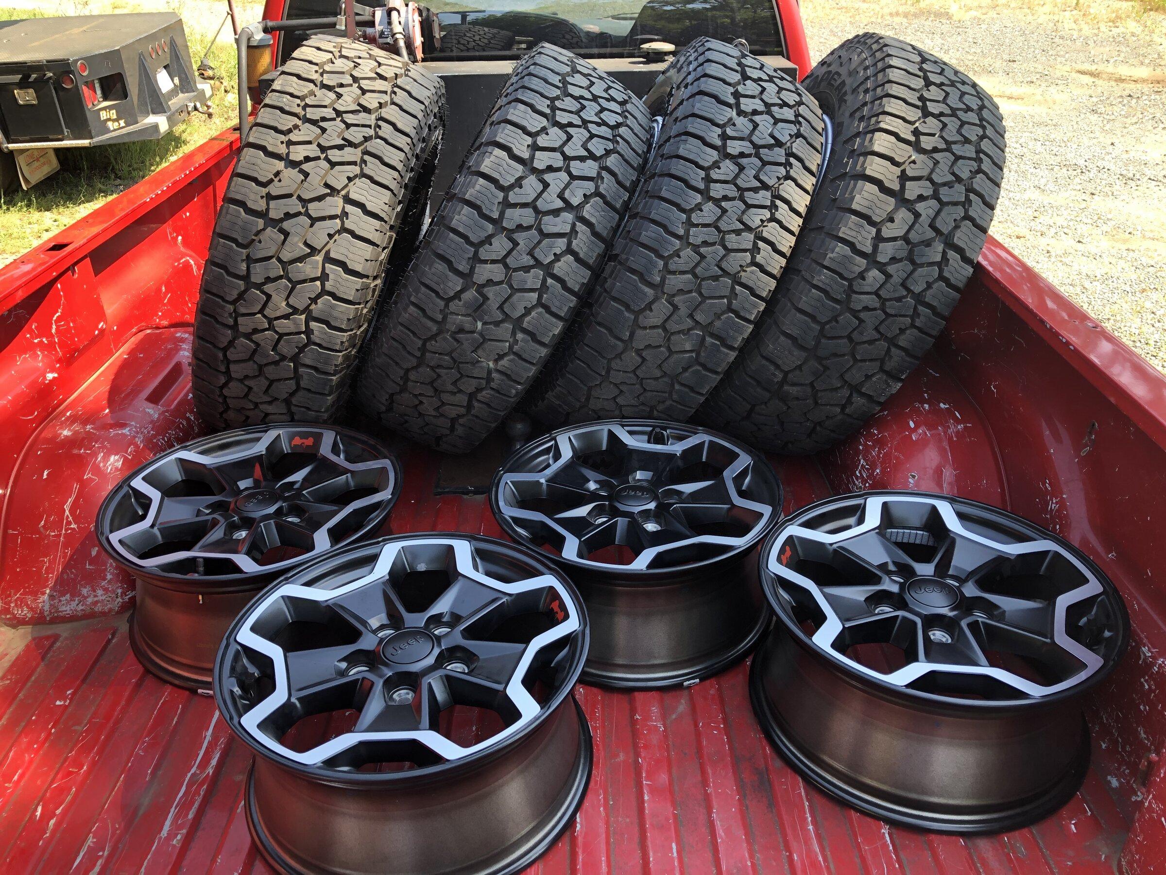 Jeep Gladiator Factory Rubicon upgrade wheels C318C8D0-8321-4CD5-A1D4-8EDF22546501