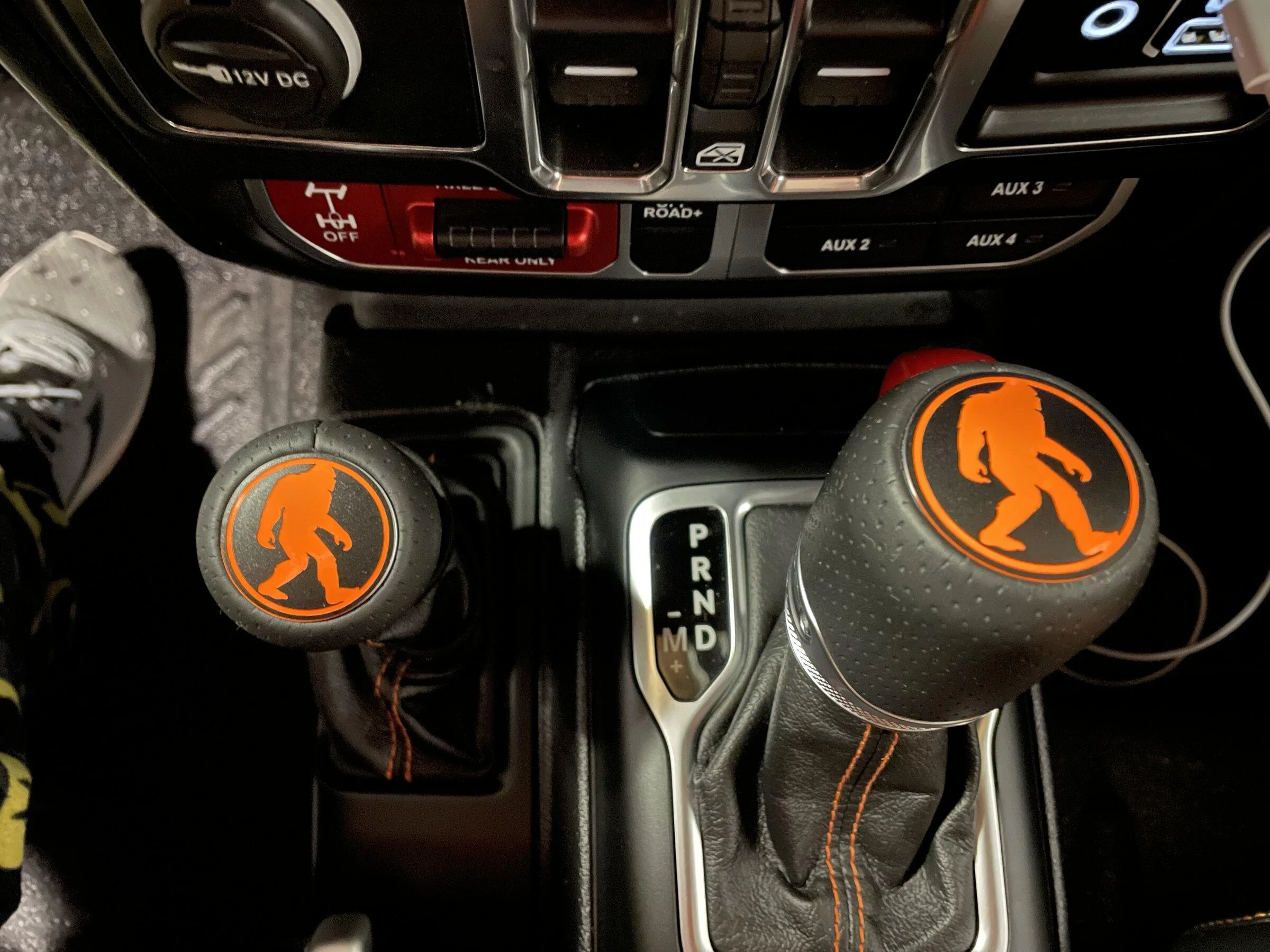 Jeep Gladiator Mojave orange mods CC60C16D-F4CD-4465-8277-0CFA90262F8F