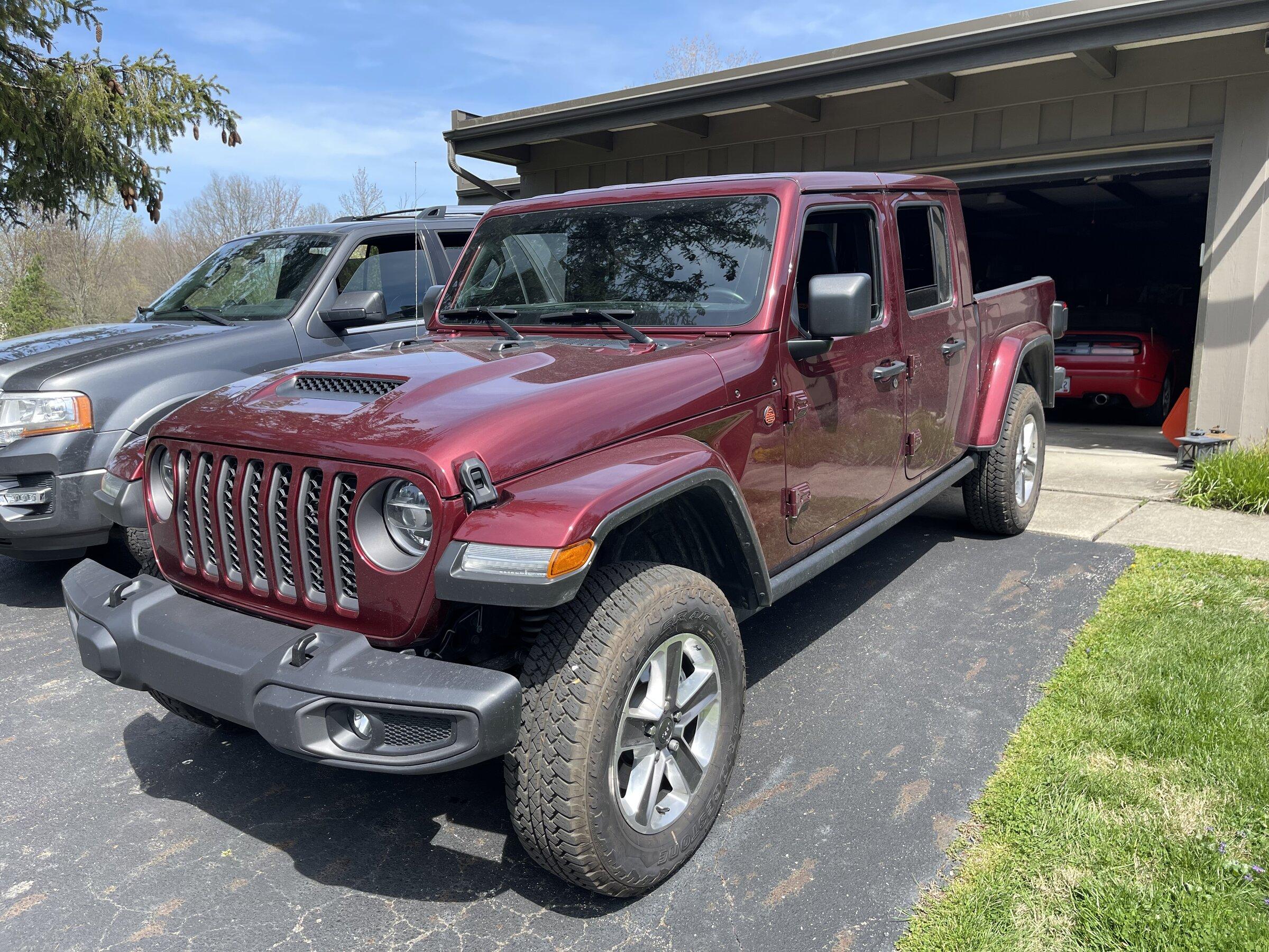 Jeep Gladiator 2021 Mojave manual 24k 7B60516E-E863-49B6-866F-7AE81E44F29B