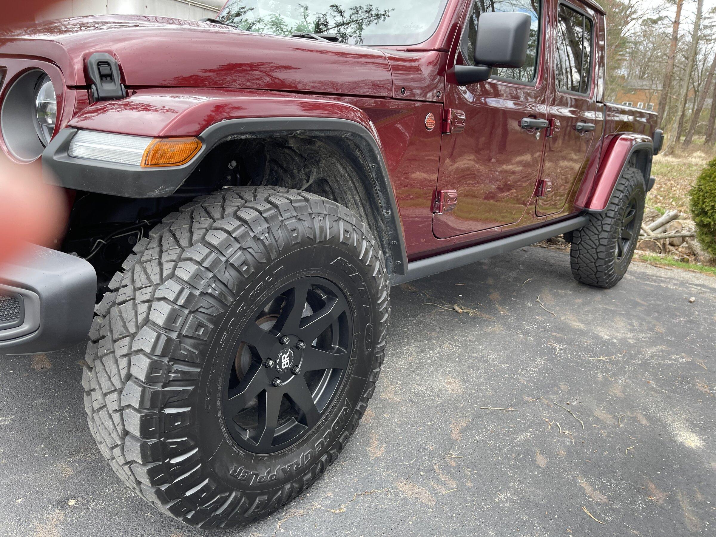 Jeep Gladiator 2021 Mojave manual 24k 5ED5DCD5-FB61-4D48-866D-7F90E66C84CE