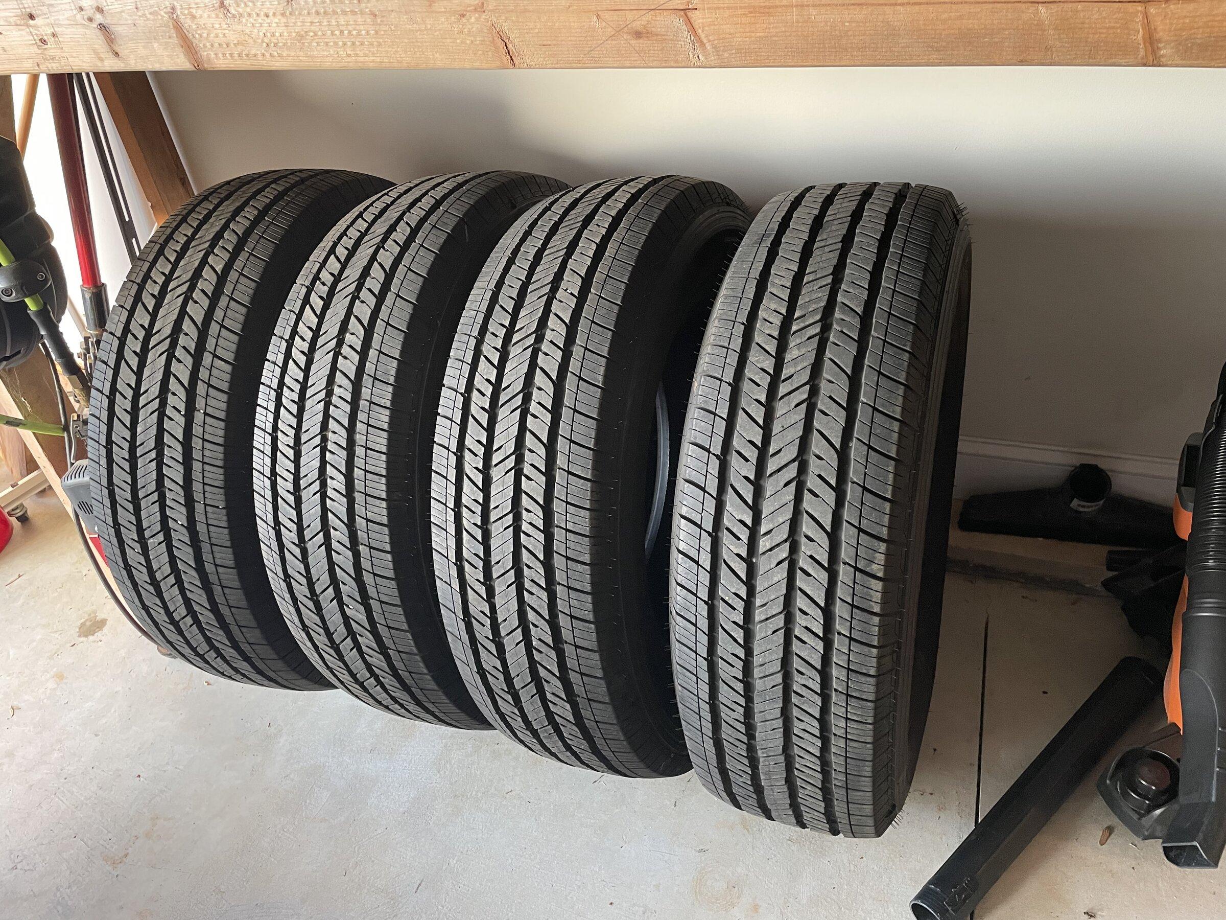 Jeep Gladiator 255/70r18 tires for sale 4356611E-024D-45BE-8431-C4760D8DBB39