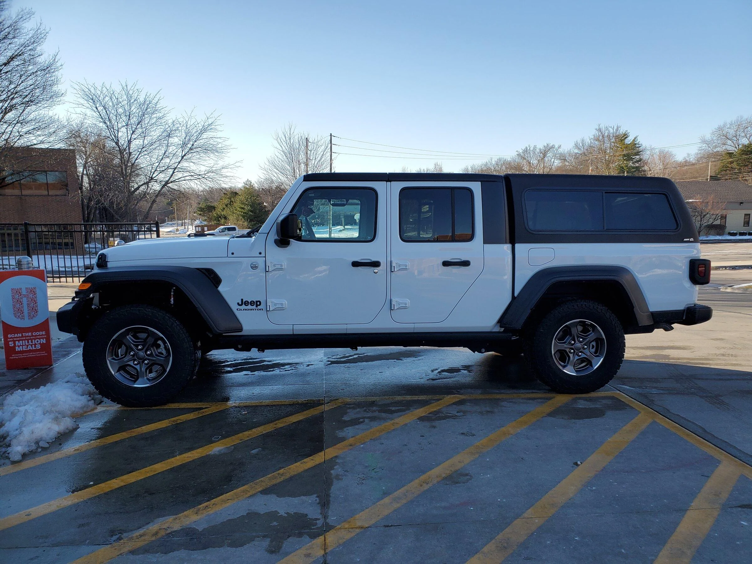 Jeep Gladiator ARE topper finally arrived 20220220_083941
