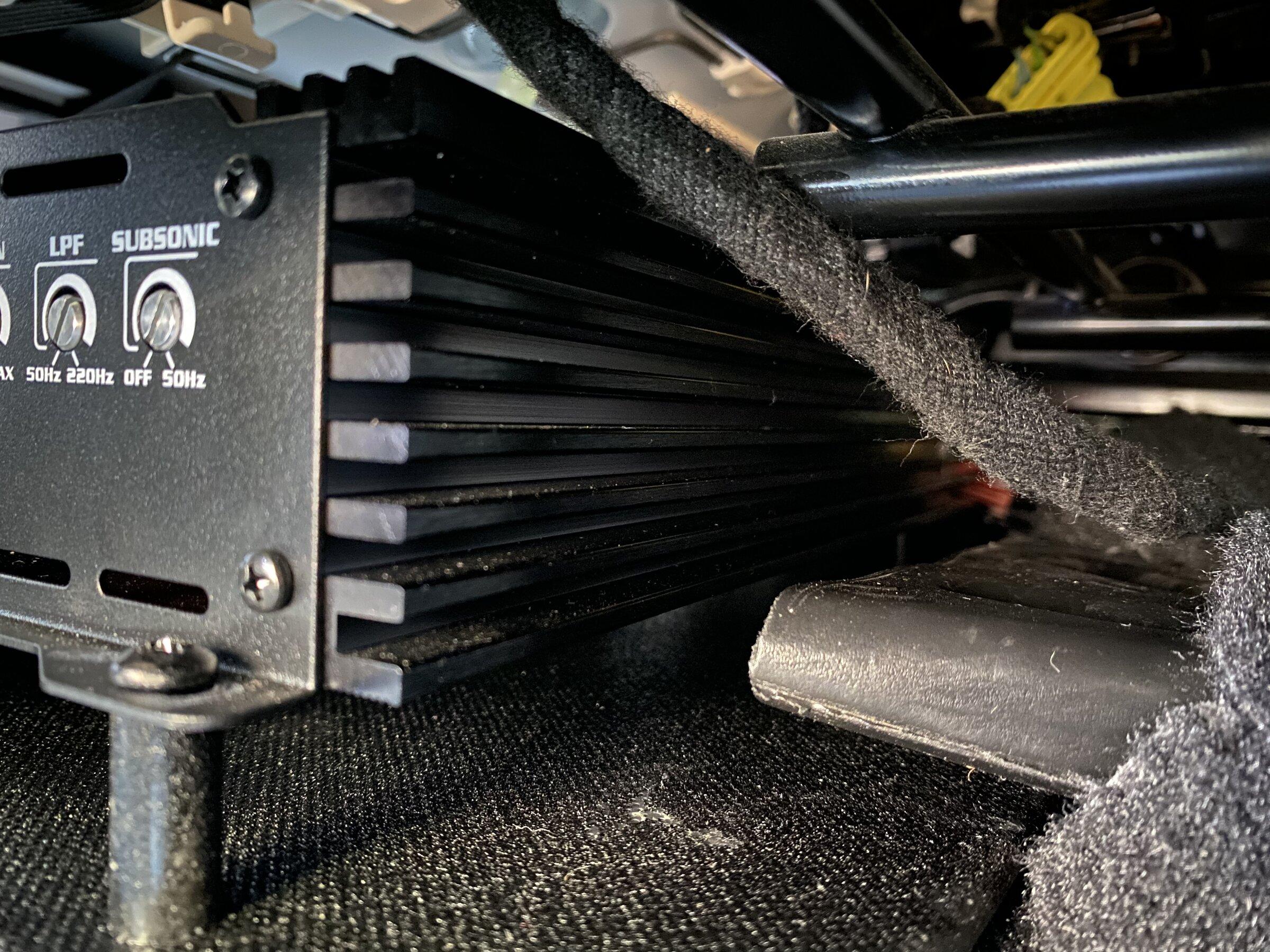 Jeep Gladiator DIY Amp “rack” on the cheap (cutting board) B5677154-152D-4853-9033-00C0E96C6019