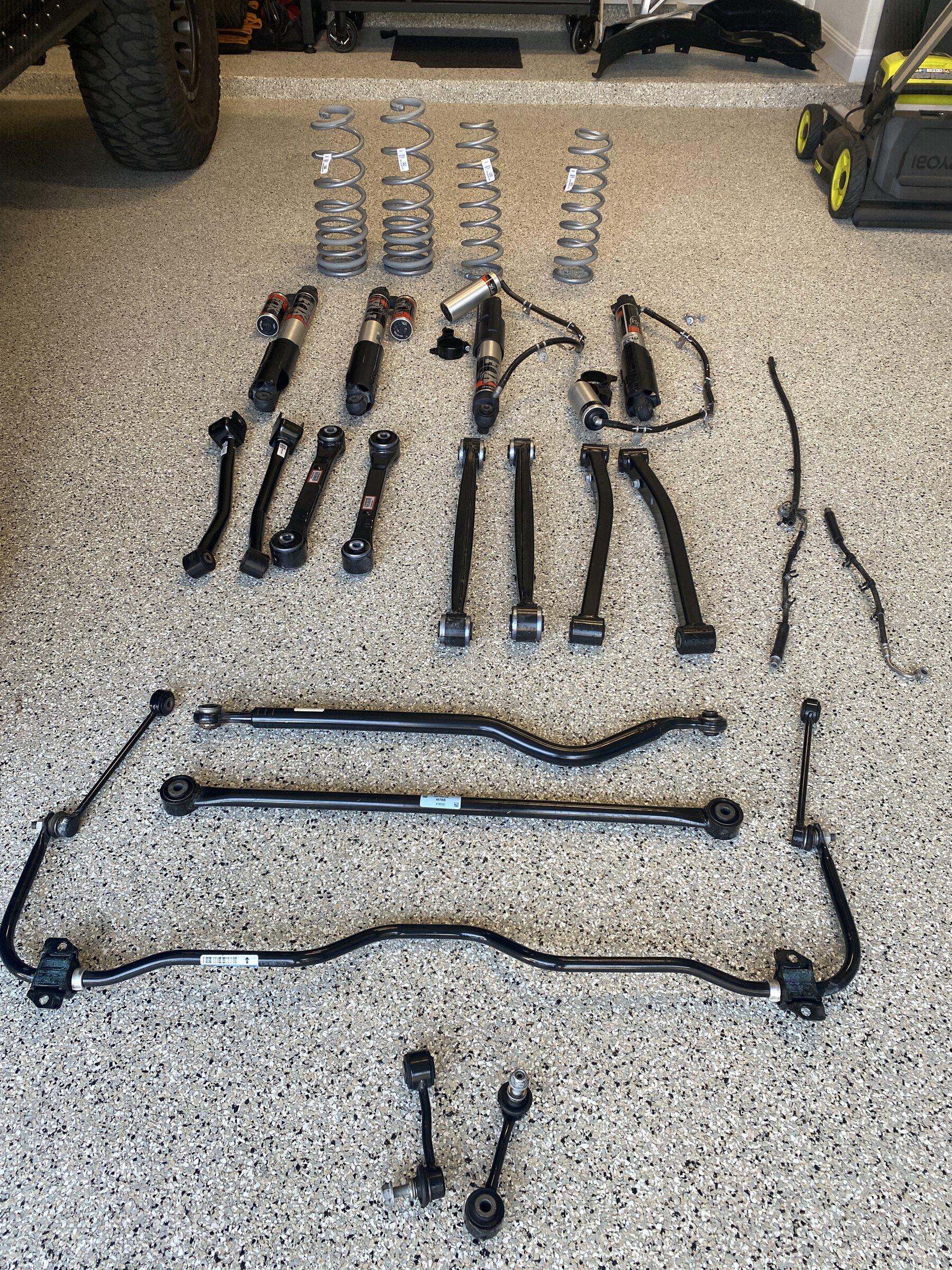 Jeep Gladiator Complete OEM Gladiator Mojave Suspension and Fox 2.5 Bypass Shocks $2200 IMG_7183.JPG