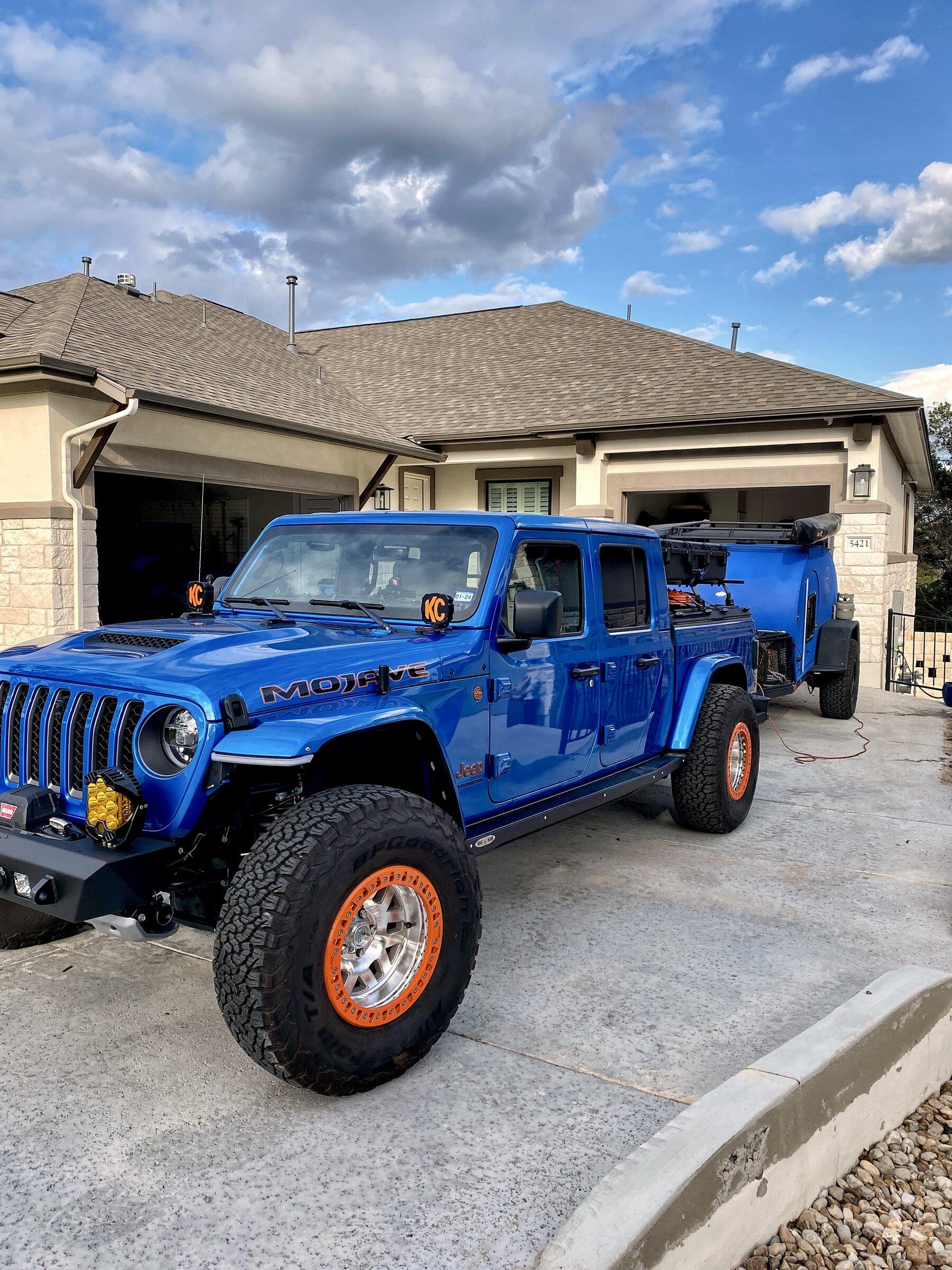 Jeep Gladiator Complete OEM Gladiator Mojave Suspension and Fox 2.5 Bypass Shocks $2200 IMG_7033