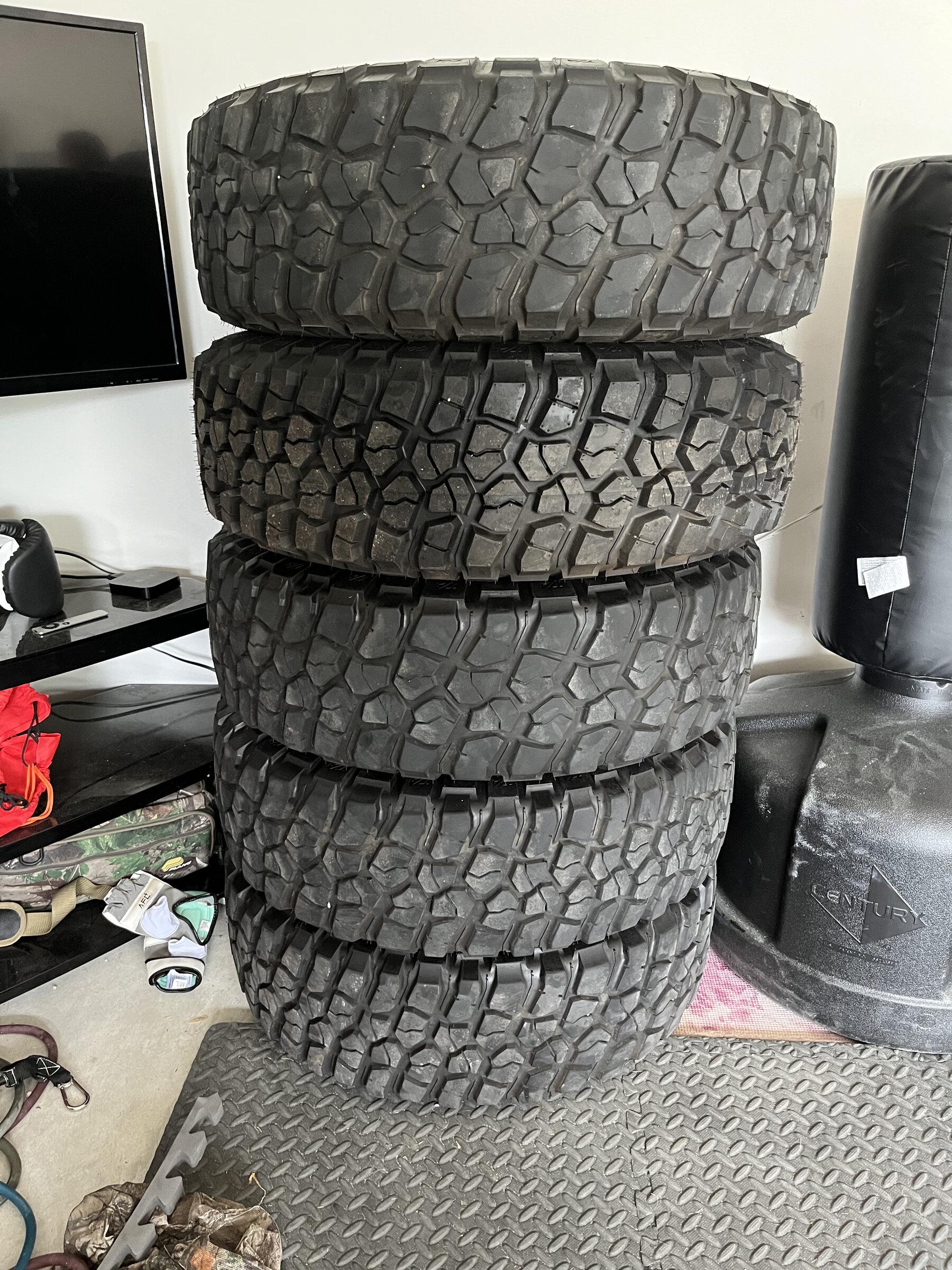 Jeep Gladiator *Price drop* BFGoodrich 255/75R17 MT $400 3EB6690C-5777-4DF2-8BDA-26F55CF1E198
