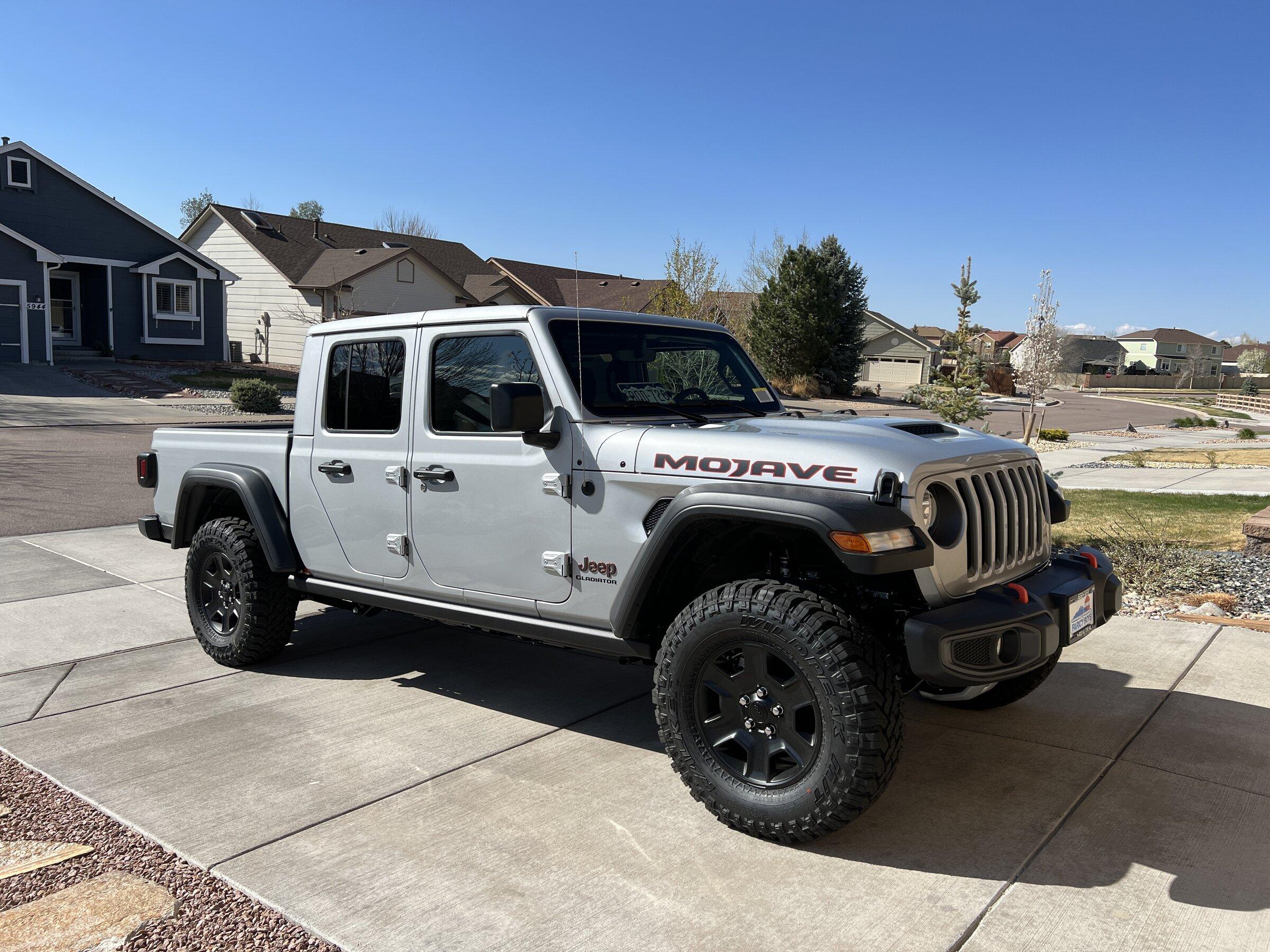 Jeep Gladiator SILVER ZYNITH Gladiator JT Club 16D03655-4072-4321-BBA1-D65B13B07F85
