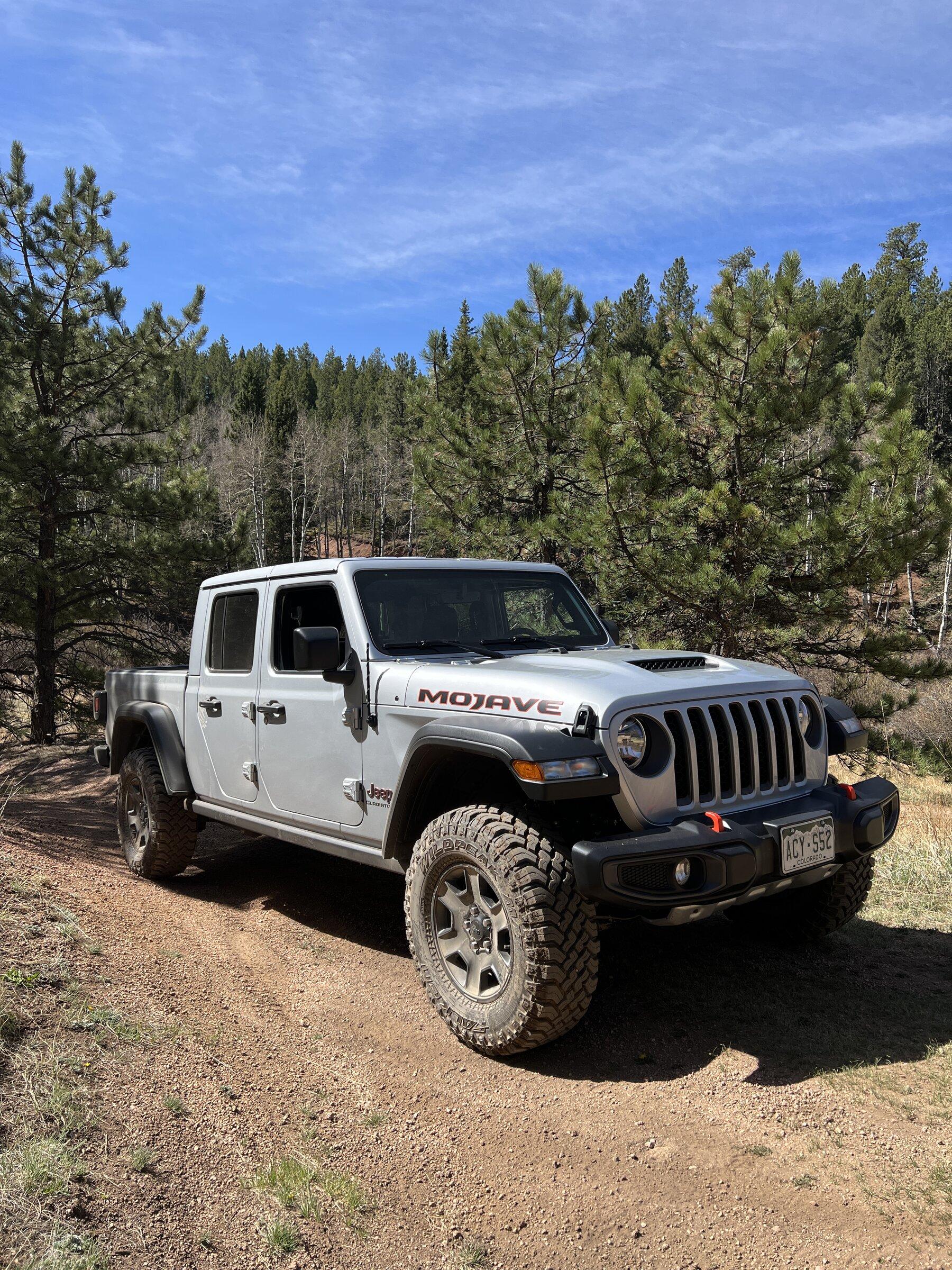 Jeep Gladiator SILVER ZYNITH Gladiator JT Club 20A0792C-017B-494F-9A80-16A75A2C623E
