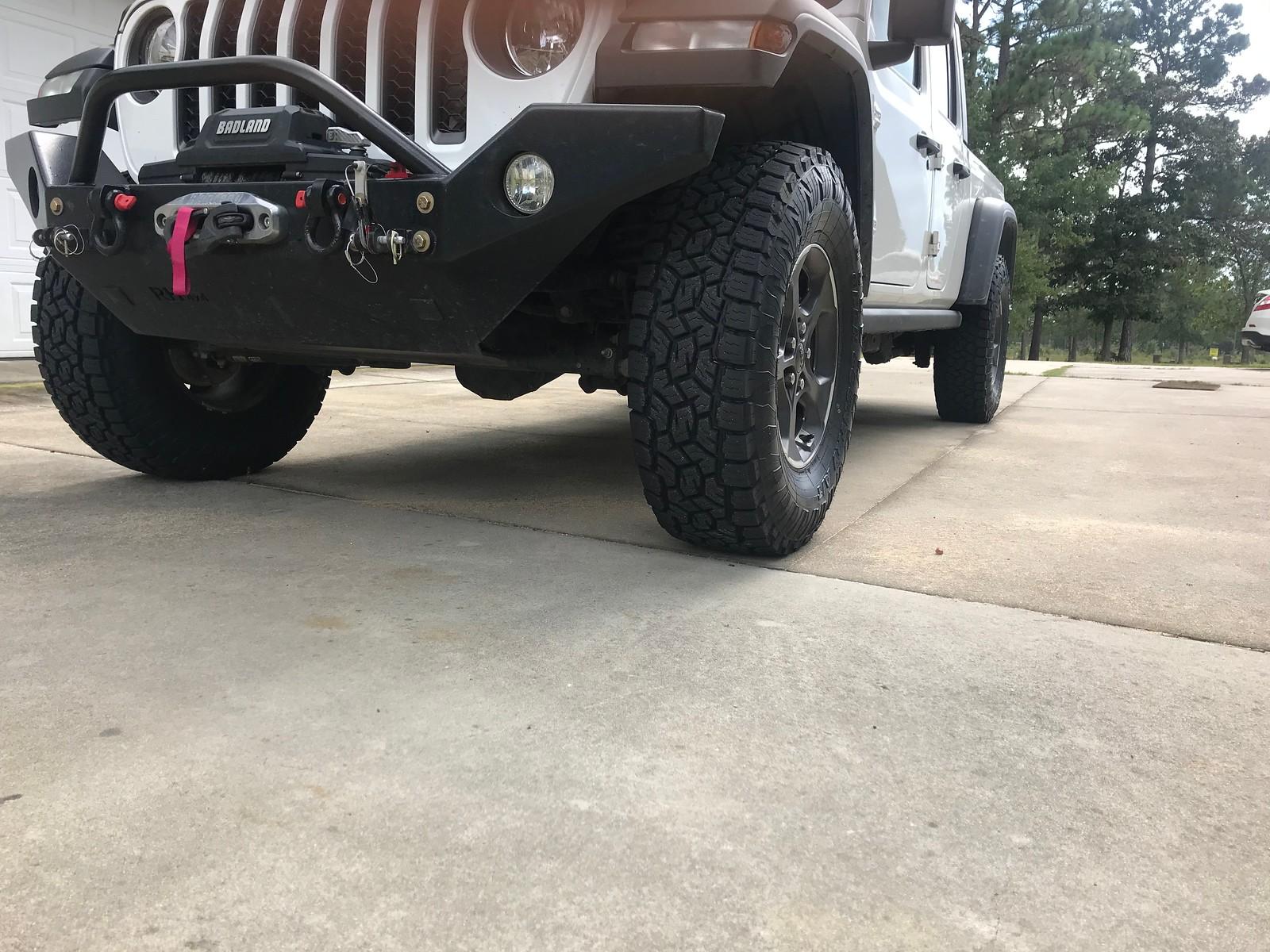 Jeep Gladiator Stock wheels and 35’s i-JshGDQ3-X3
