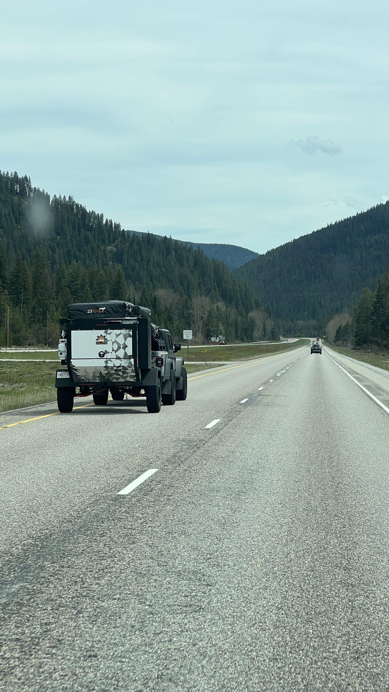 Jeep Gladiator Spotted on the road. A91BF536-D180-4F27-A52B-3EB72ED542EA