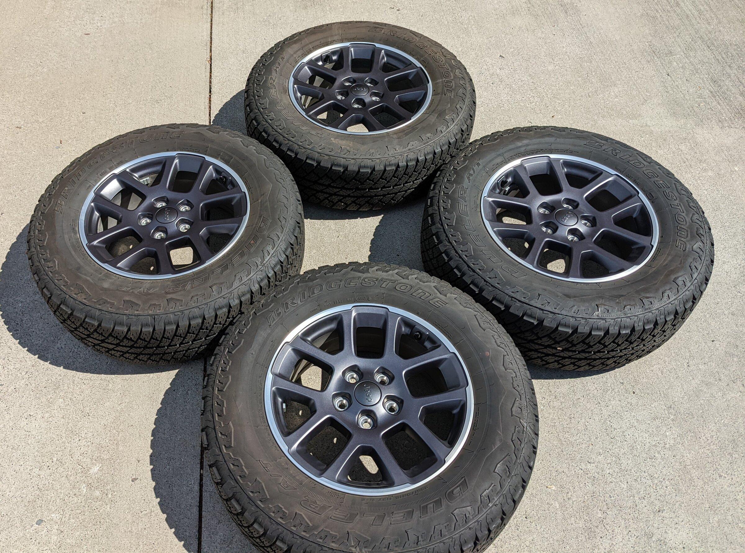 Jeep Gladiator Like New Overland Wheels, Tires w/ TPMS MAKE OFFER! PXL_20220515_151143606