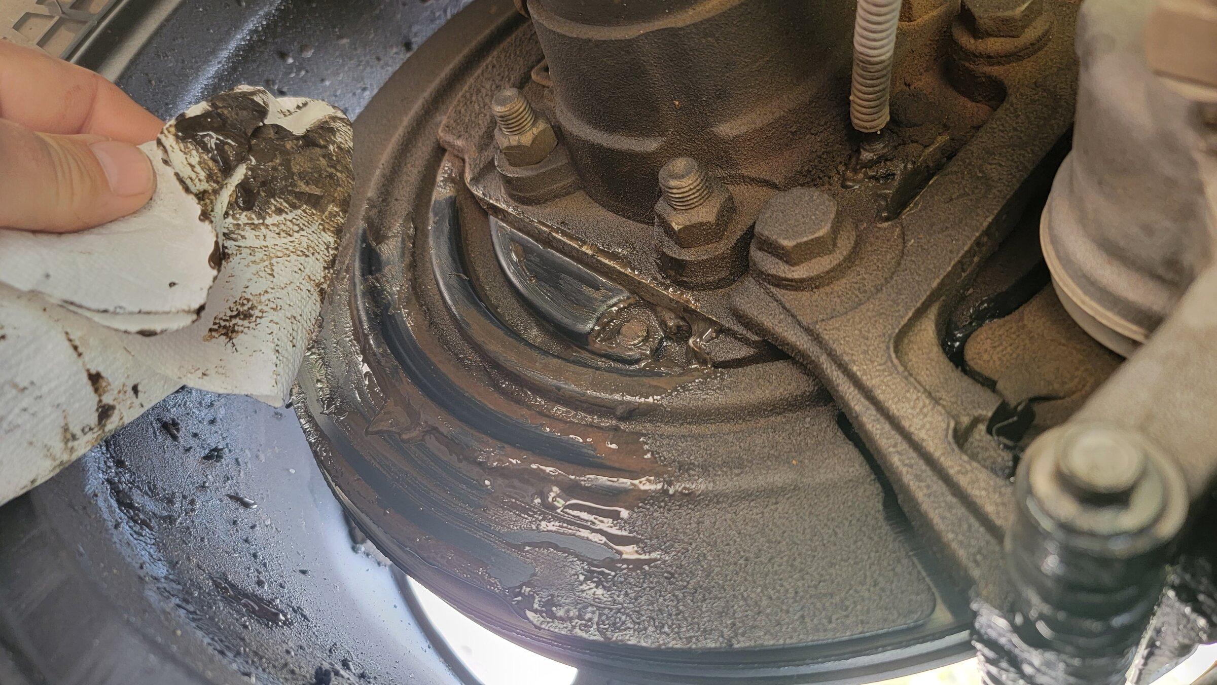 Jeep Gladiator The leaking axle seal 20220516_172902
