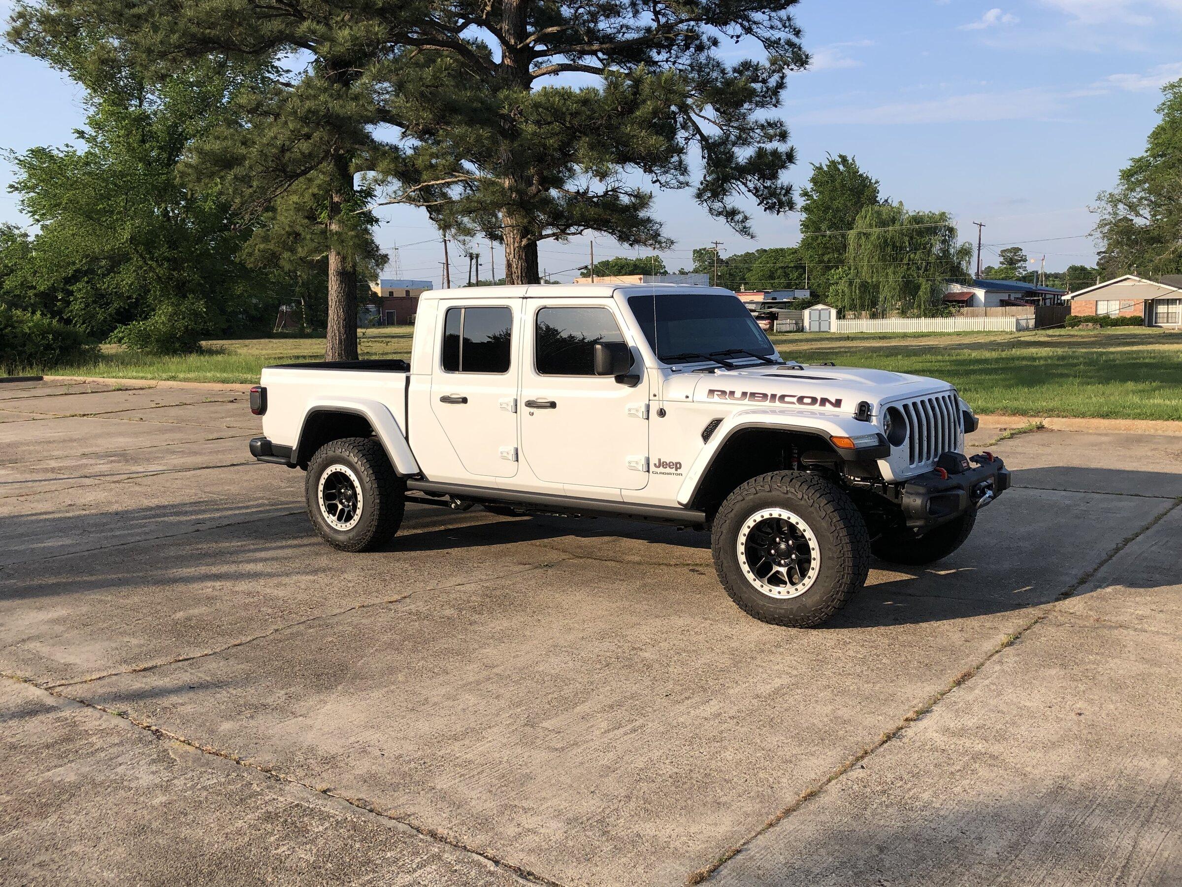 Jeep Gladiator BRIGHT WHITE Gladiator JT Club CFA8A1F9-0E26-4C84-88D3-9EF2F7C9B202