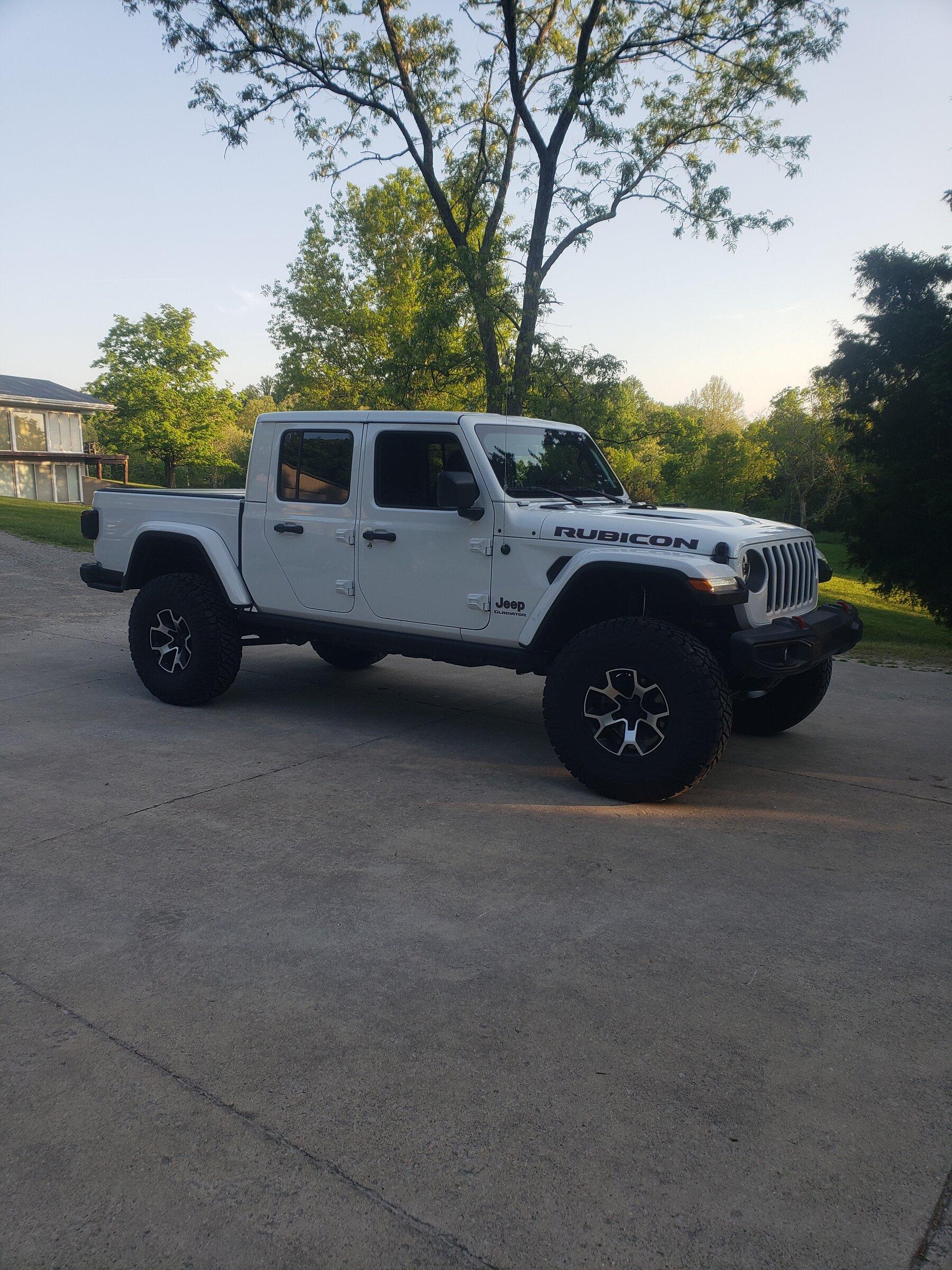 Jeep Gladiator BRIGHT WHITE Gladiator JT Club 20220509_194430