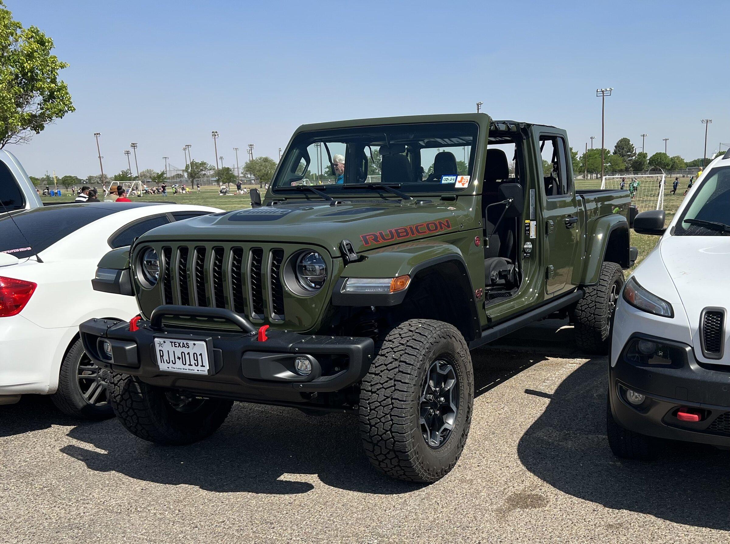 Jeep Gladiator Need some advice. D0866114-3B21-444F-8AD5-9792D5100070