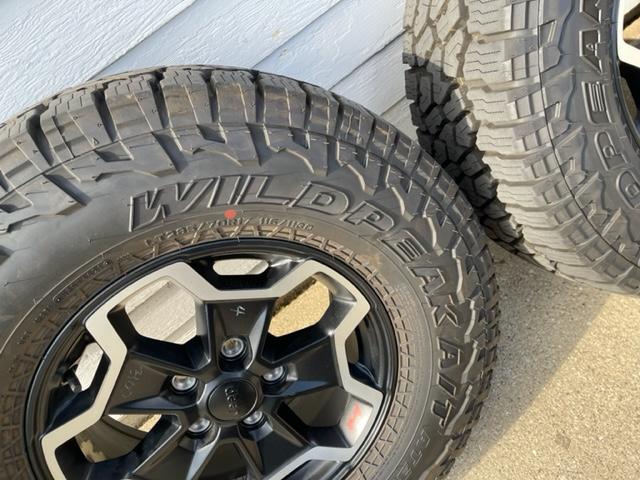 Jeep Gladiator 2022 JT Rubicon Take Off Wheels and Tires W/TPMS IMG_0317