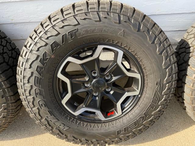 Jeep Gladiator 2022 JT Rubicon Take Off Wheels and Tires W/TPMS IMG_0319