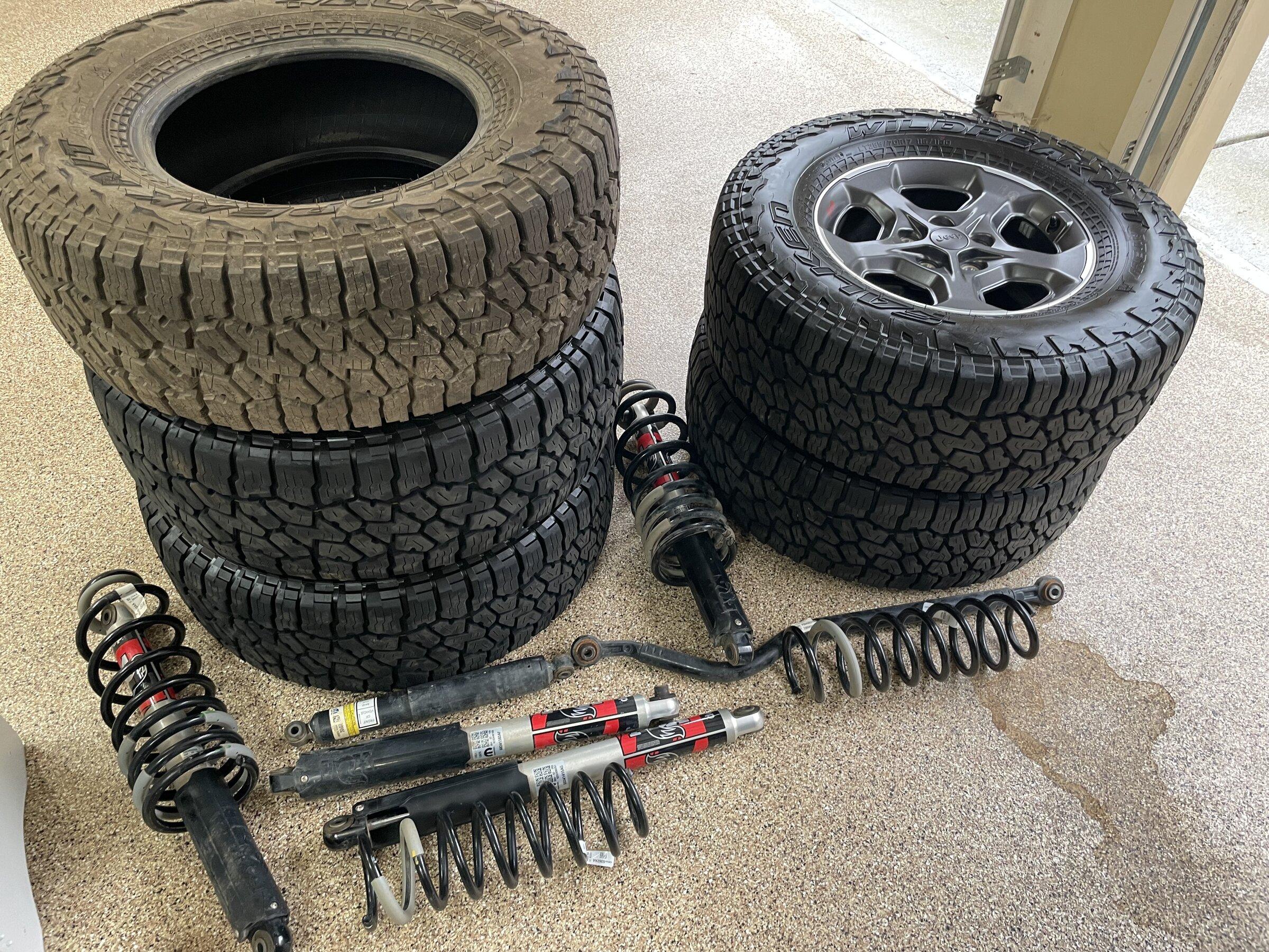 Jeep Gladiator Rubicon wheels and AT tires for sale 75D11B3D-AA32-4C4A-92F5-B19CBB8E08F8