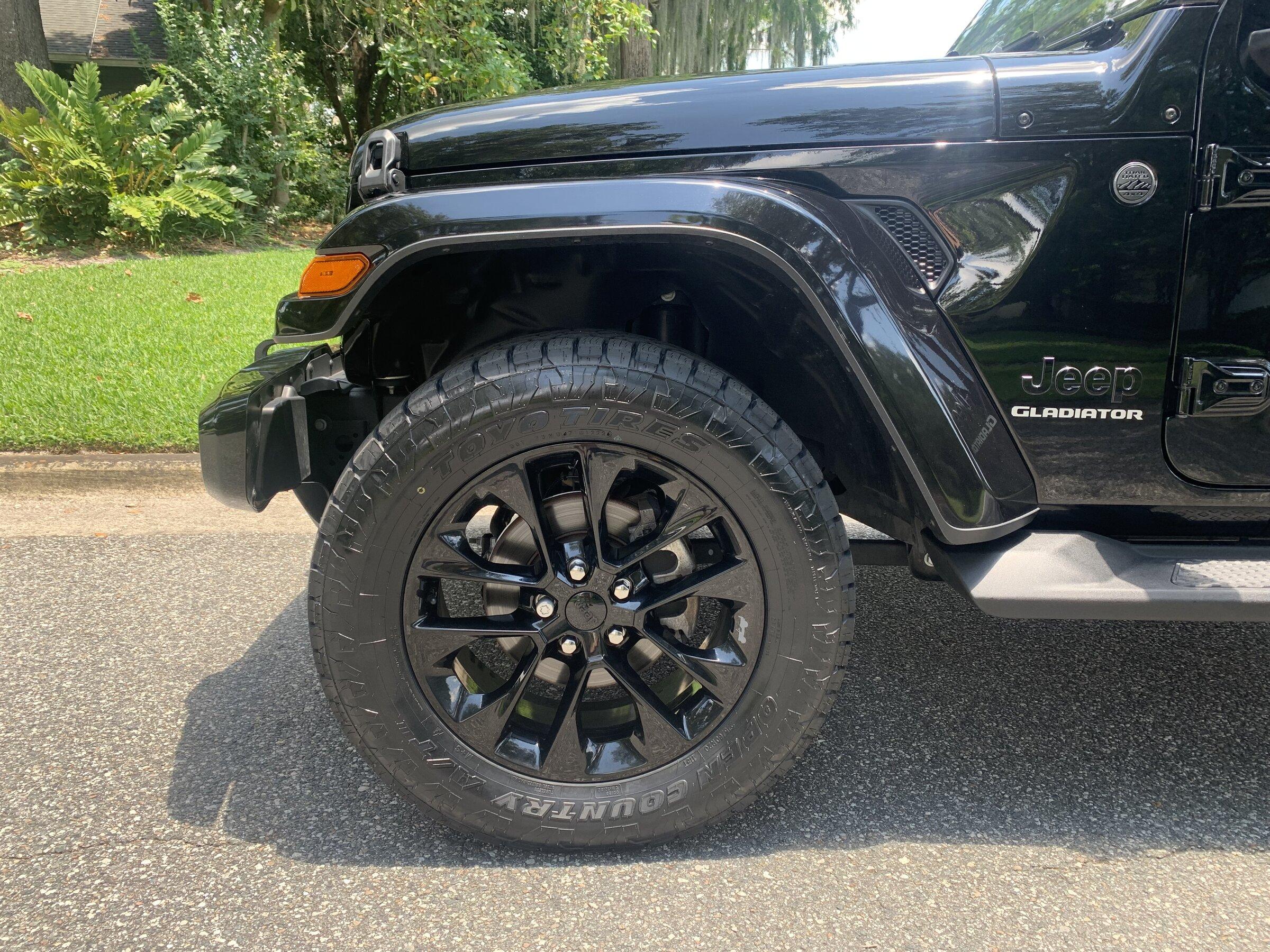 Jeep Gladiator High Altitude's with bigger rubber on stock wheels IMG_5191