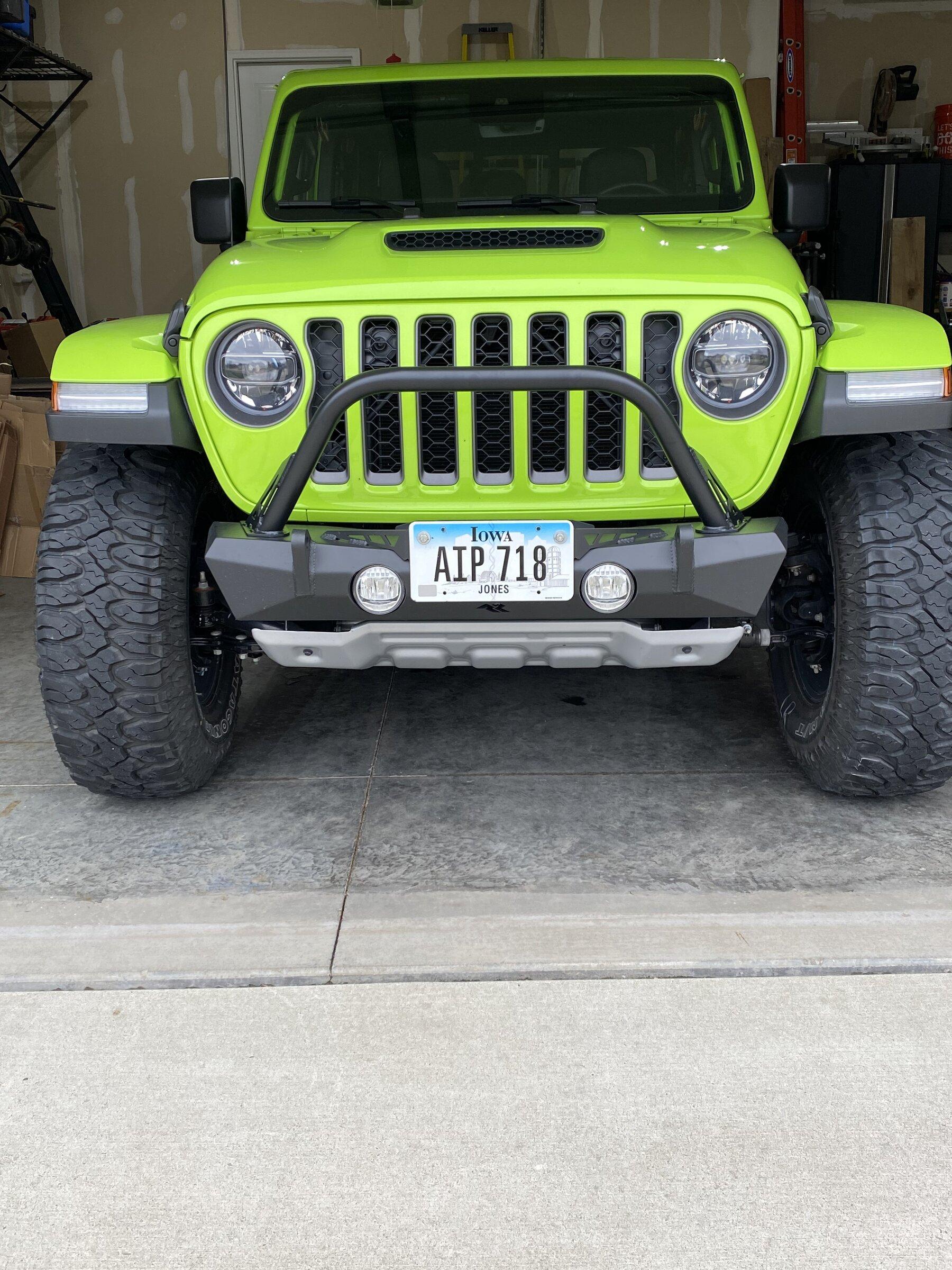 Jeep Gladiator Anyone running 37’s on stock Mojave wheels, no spacers? 024AAD76-3787-4832-BDA2-ADEDDD67A99B
