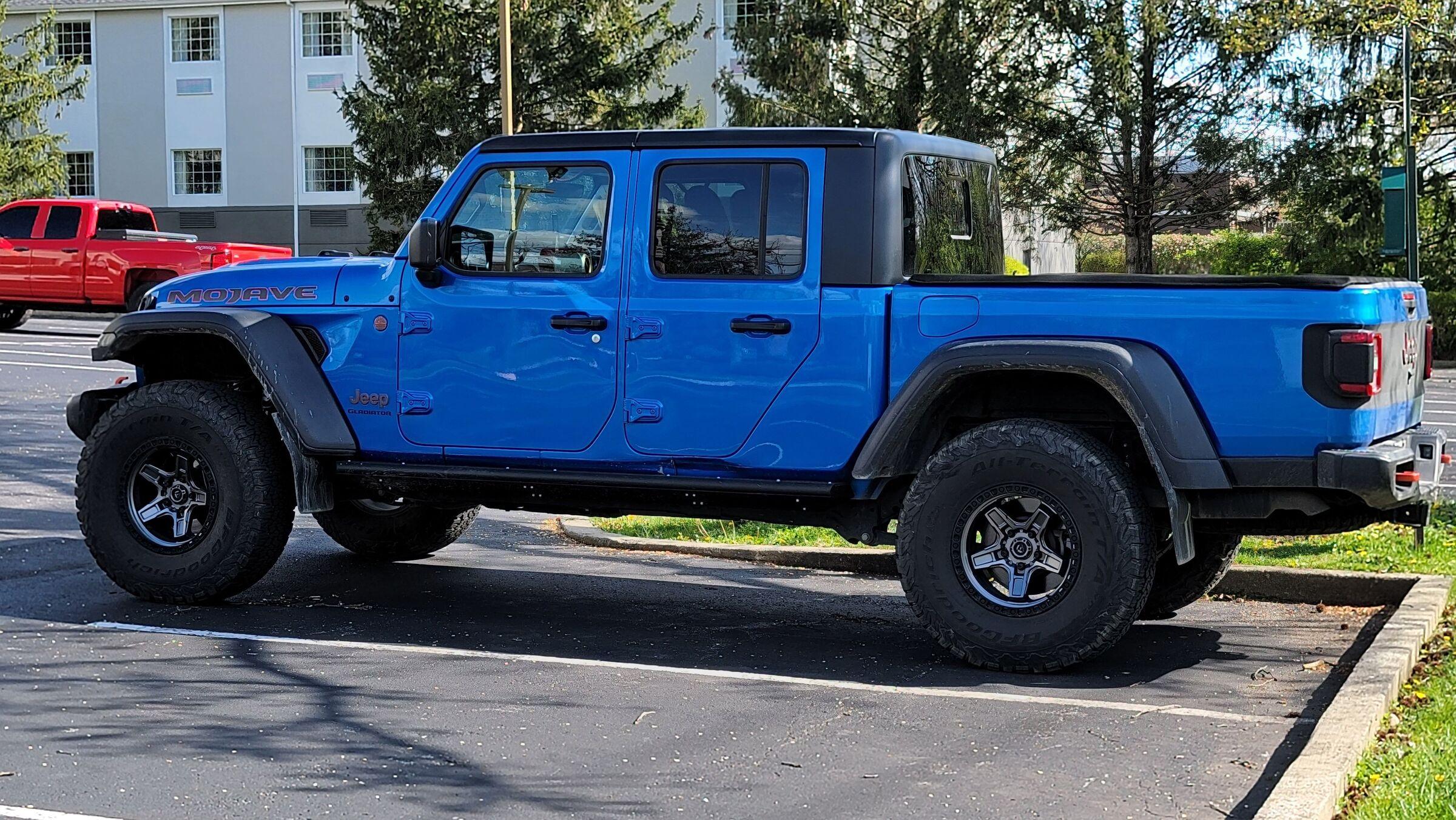 Jeep Gladiator Mojave with 2”AEV Spacer Kit rQj8cz