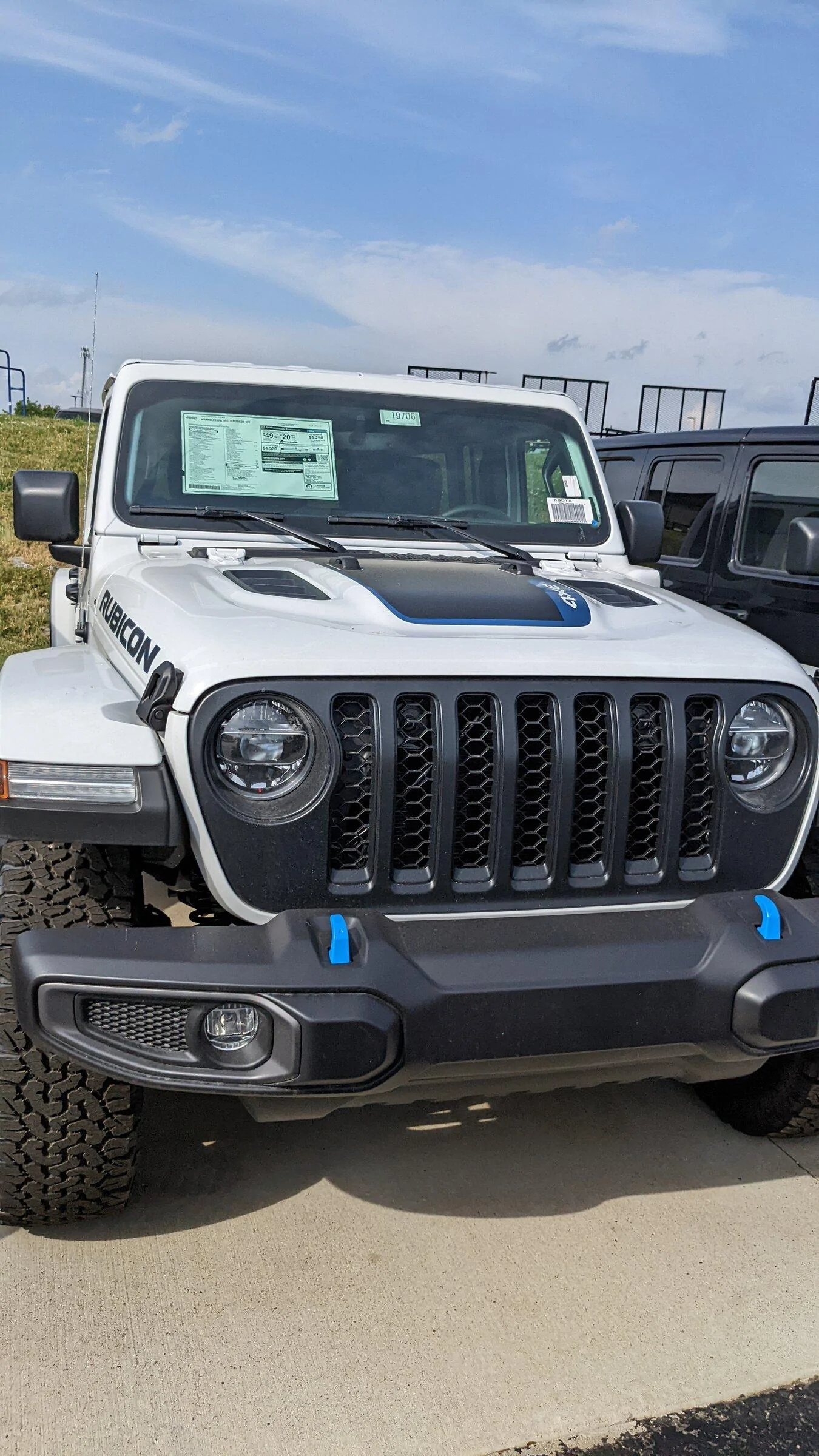 Jeep Gladiator Gupton Motors up to 8% below invoice PXL_20220518_213610173