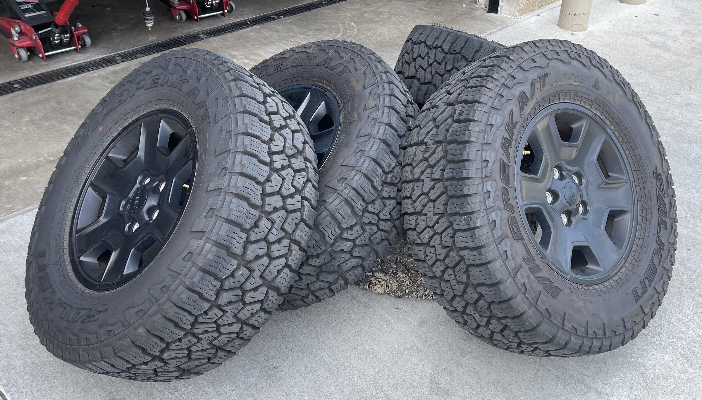 Jeep Gladiator Mojave wheels and tires 65BAEDF5-E909-4A27-BE47-89BDB4C527E2