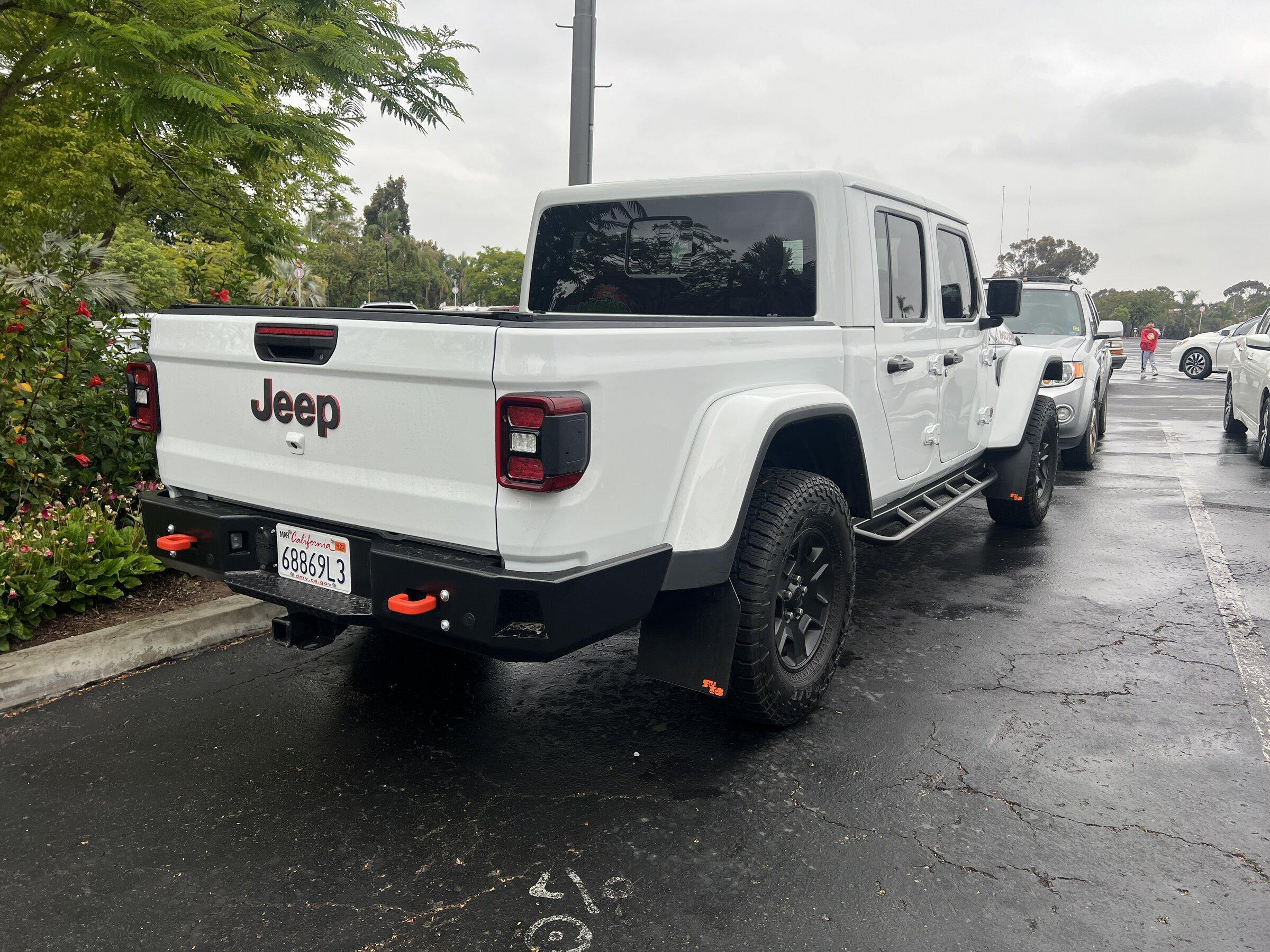Jeep Gladiator MOJAVE Edition Gladiator JT Club 53320468-ECCD-40B4-9865-D19ABAA7F65B