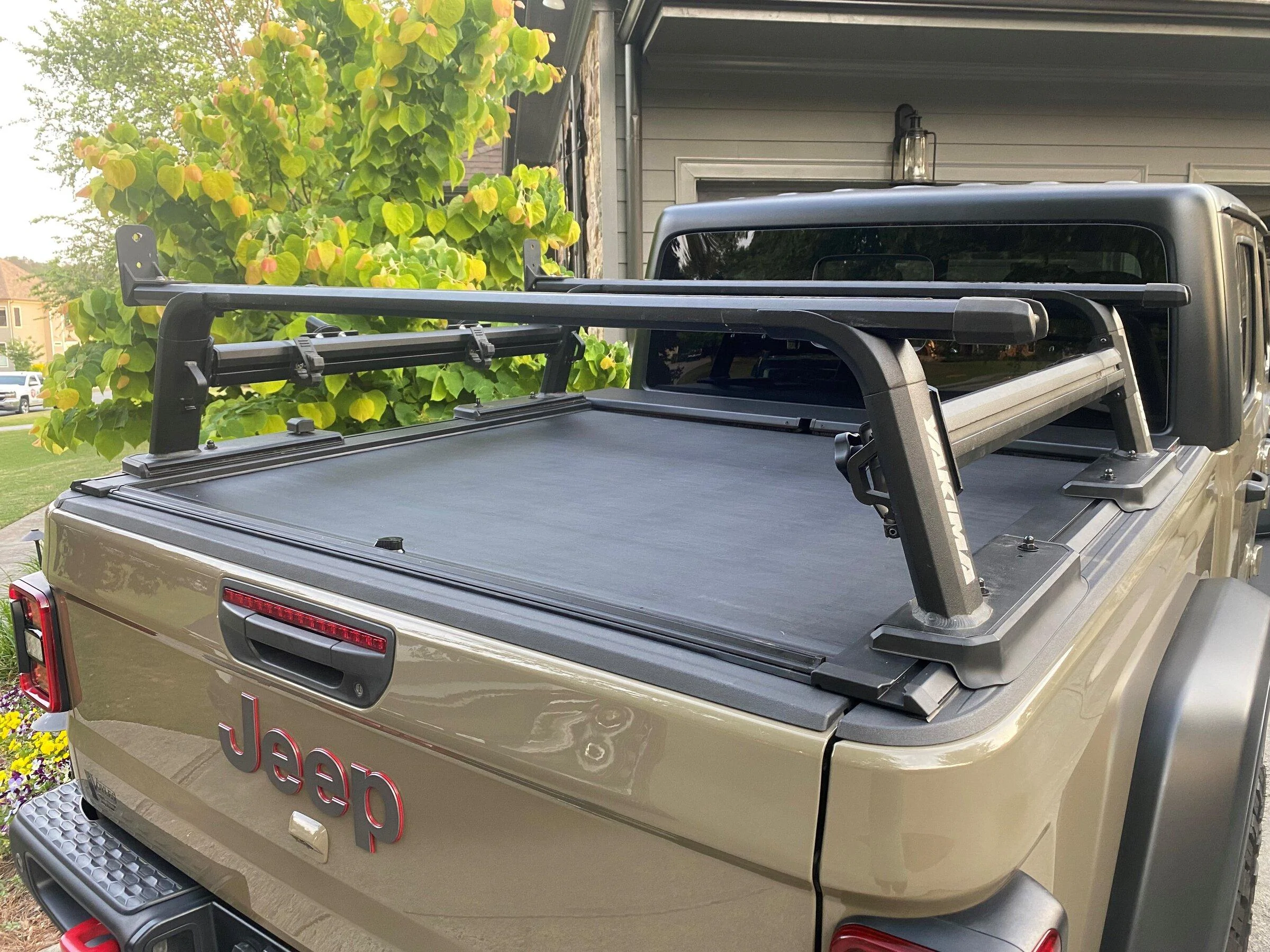 Jeep Gladiator Roll N Lock XT (T slot) with Yakima Outpost HD bsrs