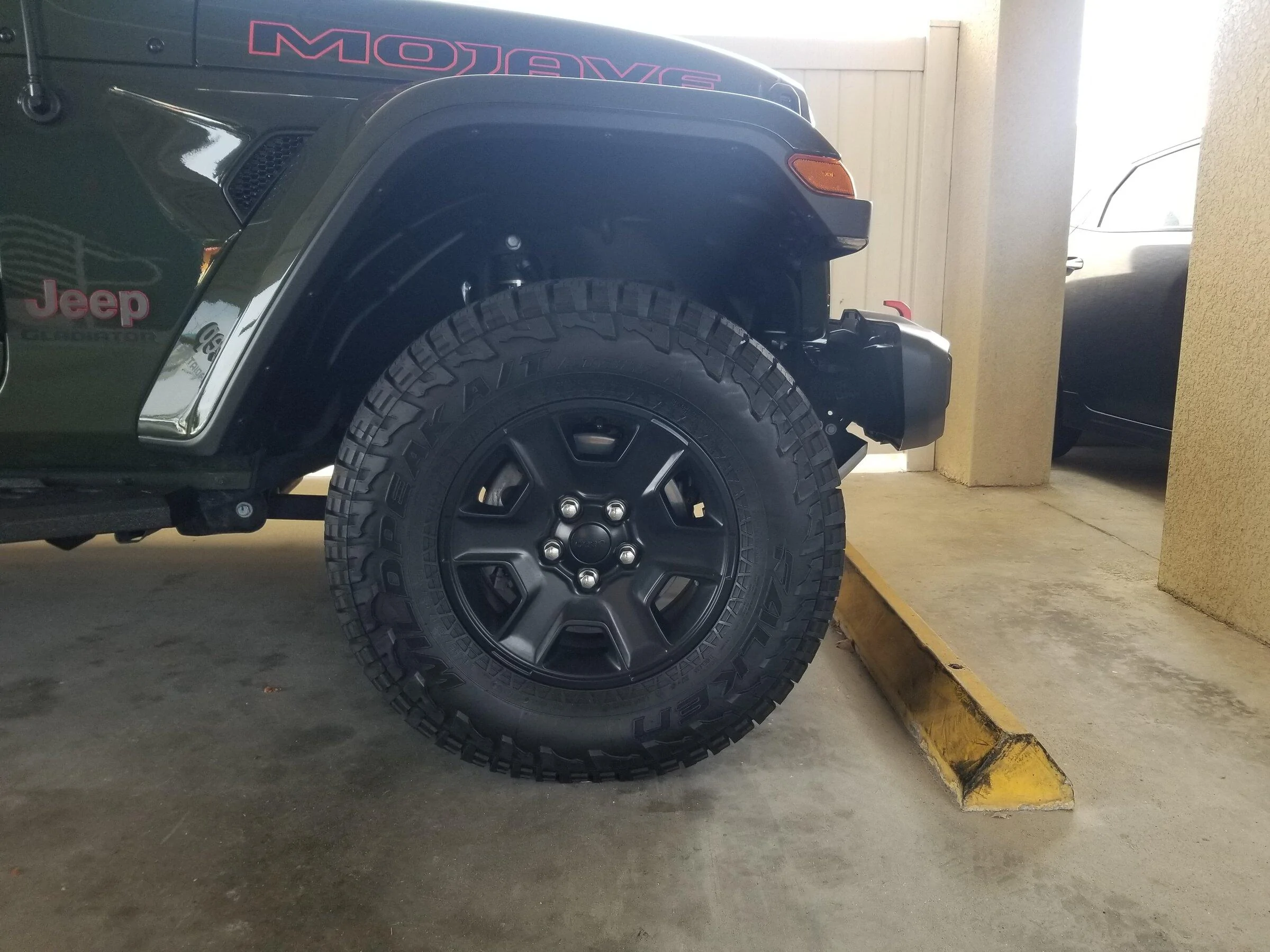 Jeep Gladiator Mojave Wheels / Falken Wildpeak AT3 20220520_174101