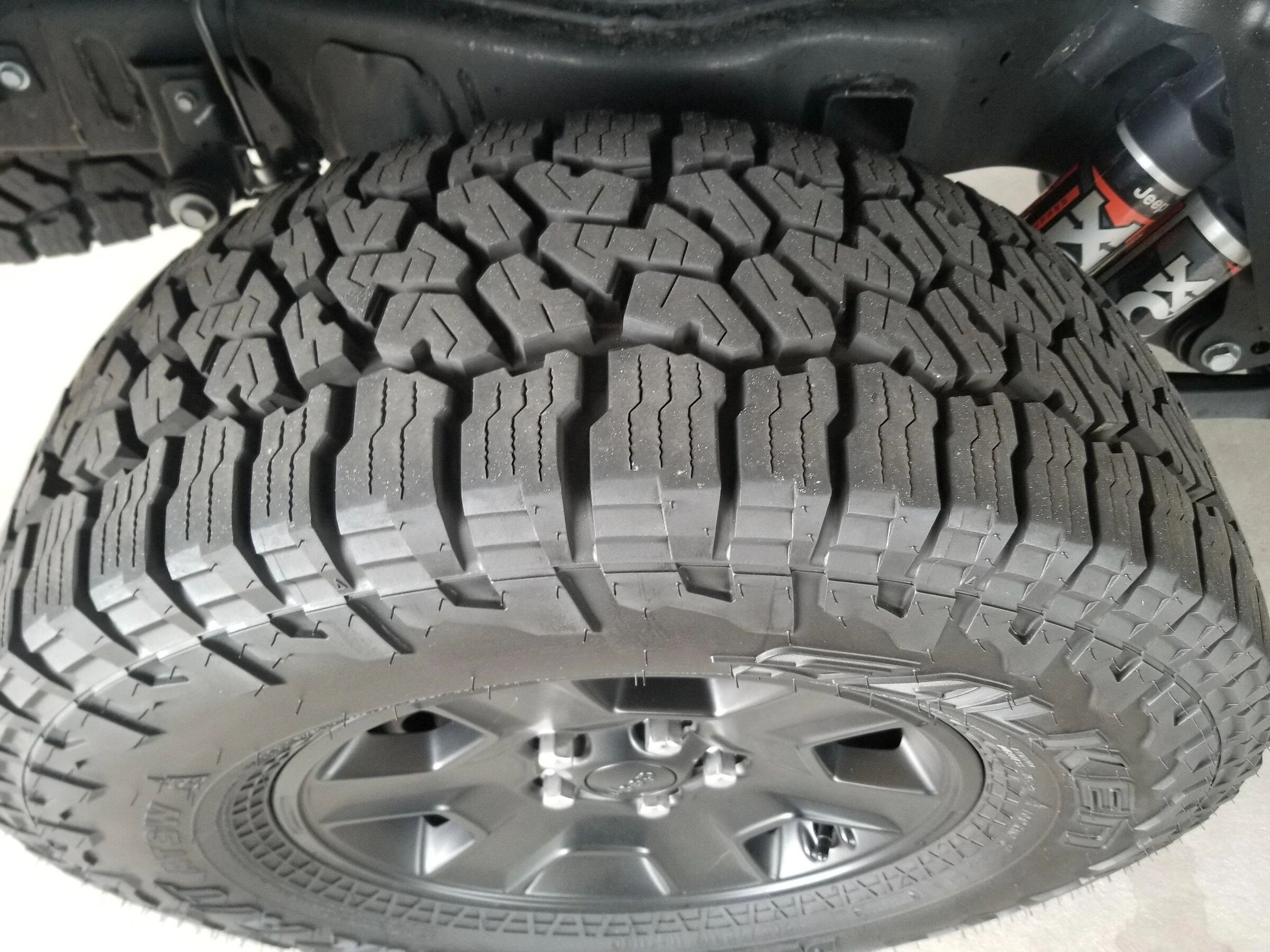 Jeep Gladiator Mojave Wheels / Falken Wildpeak AT3 20220520_174051