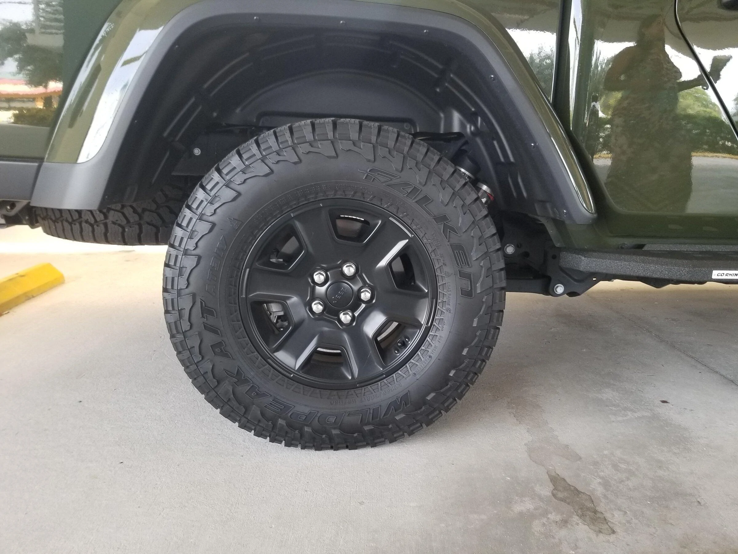 Jeep Gladiator Mojave Wheels / Falken Wildpeak AT3 20220520_174046