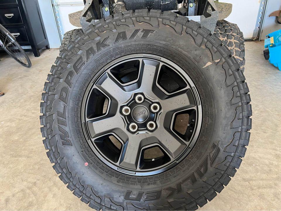 Jeep Gladiator Set of 4 Falken Wildpeak 33" 2022 Jeep Gladiator Mojave take offs wheel and tires 279898029_5102706879846391_8982506527534188261_n
