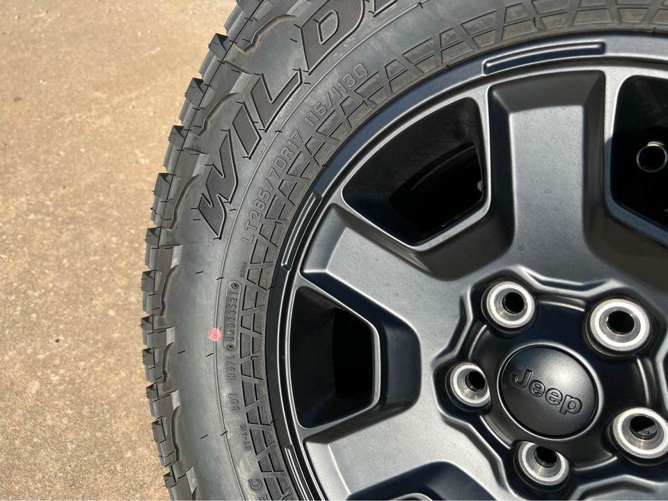 Jeep Gladiator Set of 4 Falken Wildpeak 33" 2022 Jeep Gladiator Mojave take offs wheel and tires 280642805_5106857996094149_1459417551592145581_n