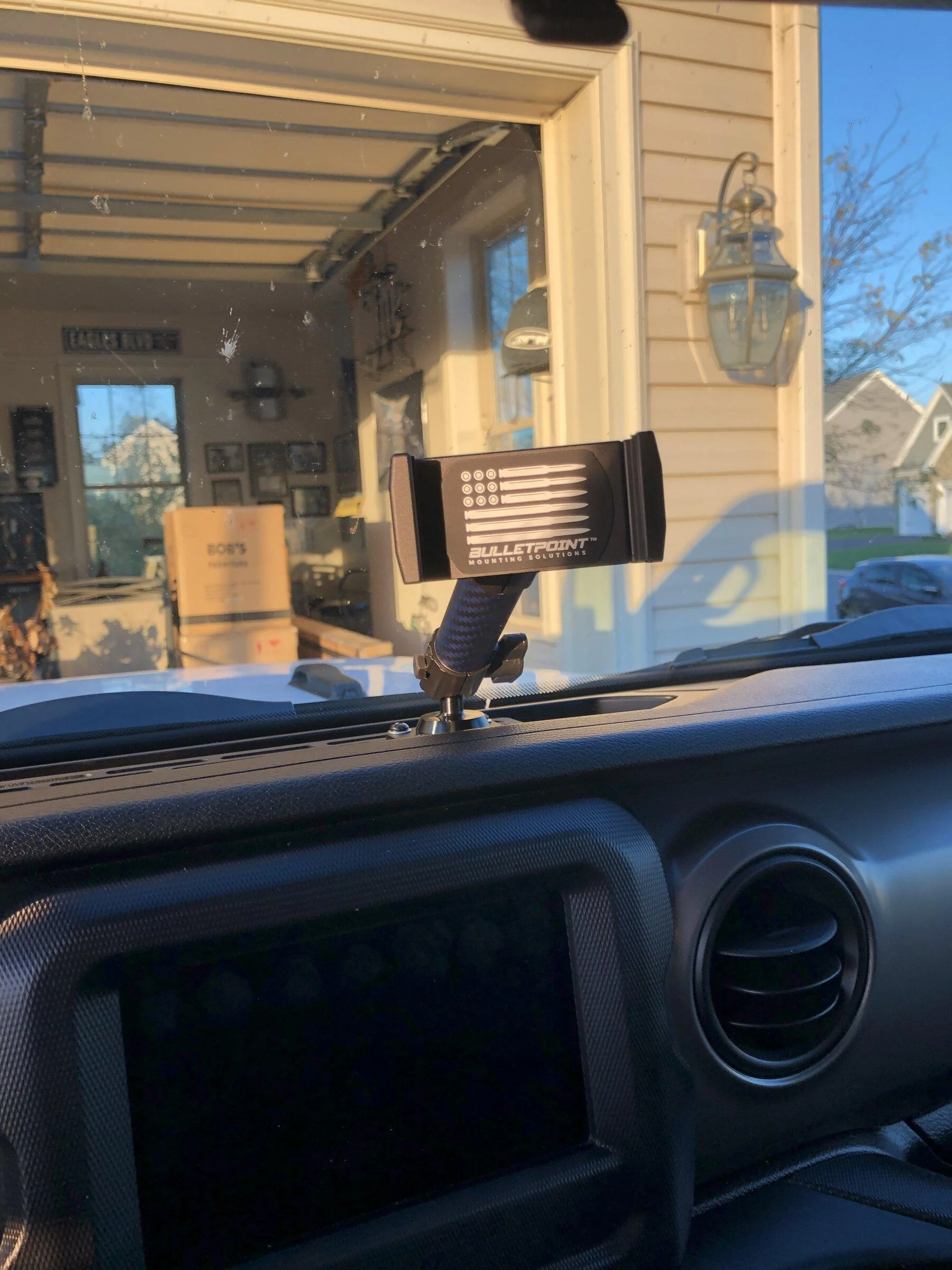 Jeep Gladiator iphone car mount 5160F866-9930-4A21-8627-02686BF9C8E0