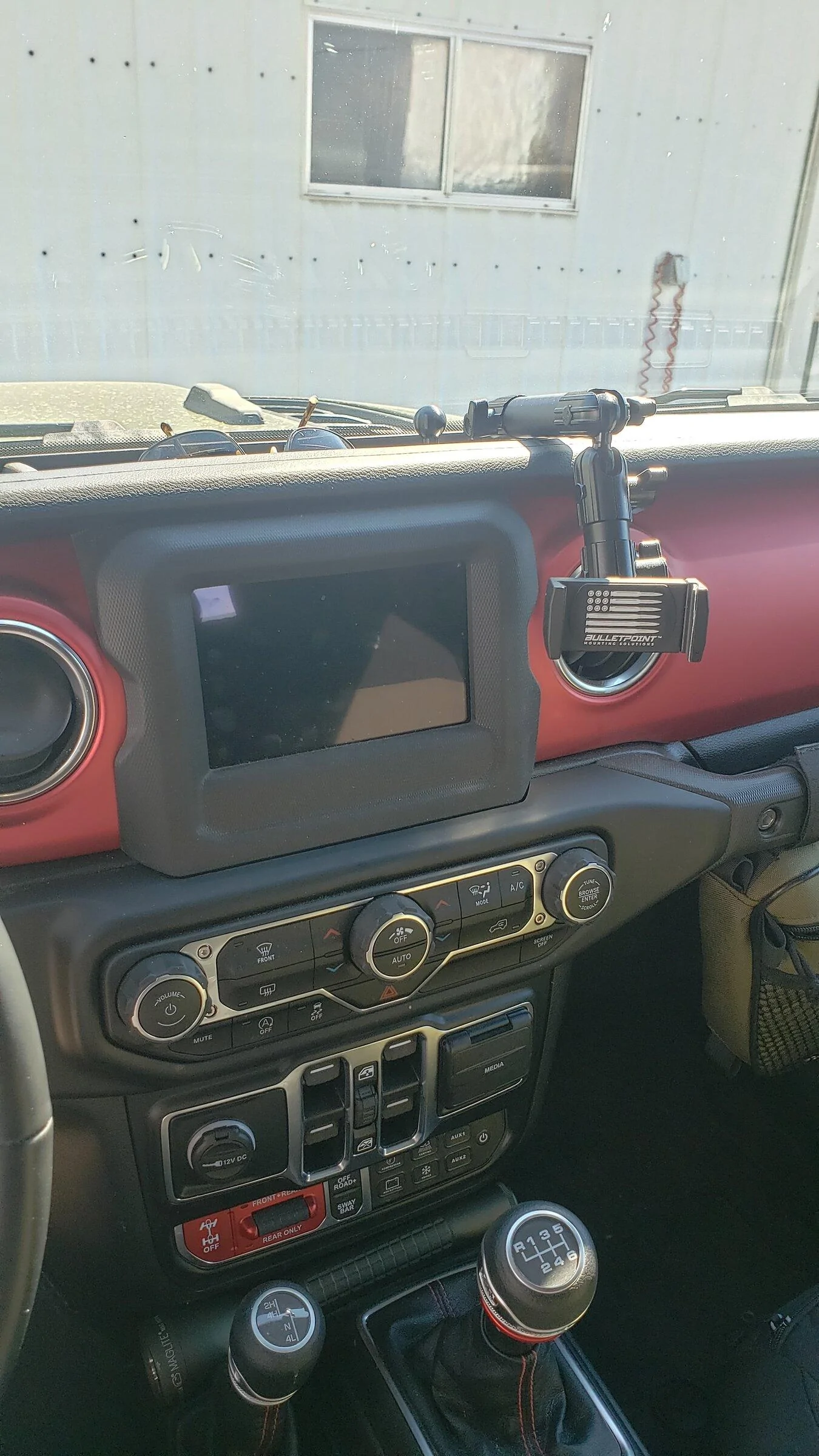 Jeep Gladiator iphone car mount 16531498082941485584919164972911