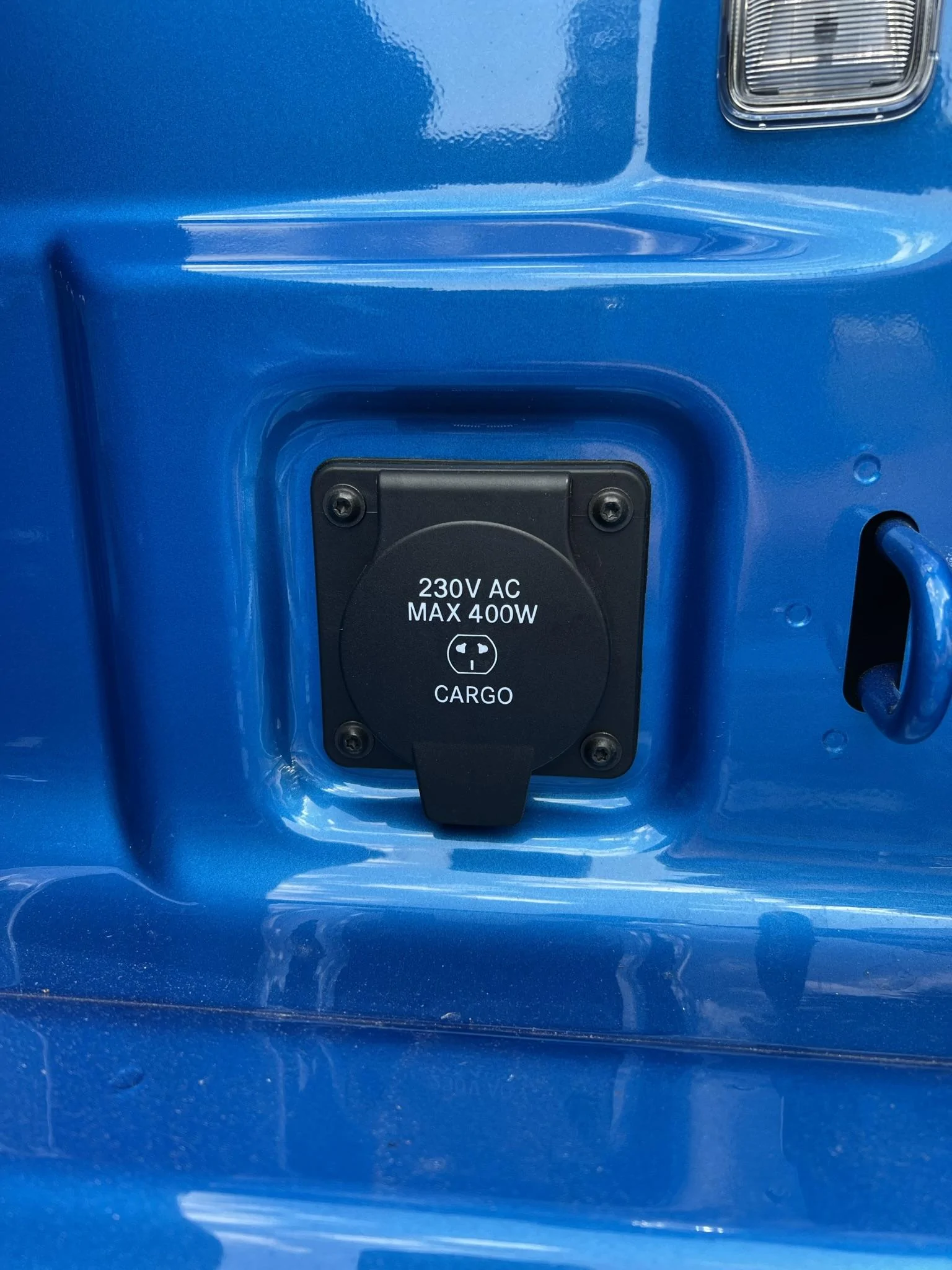 Jeep Gladiator Anyone have one of these outlets?? B22E80AE-A452-4069-A637-23A68DA2A5C3