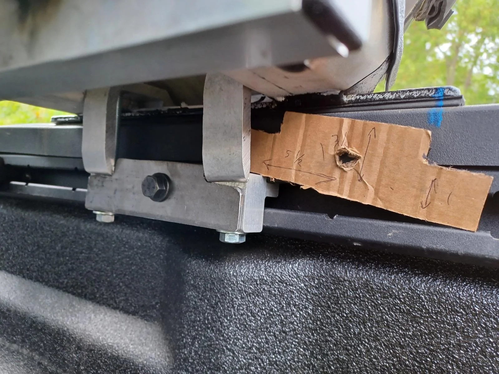 Jeep Gladiator Finally solved the loose Diamondback cover clamp issue 20220521_142126