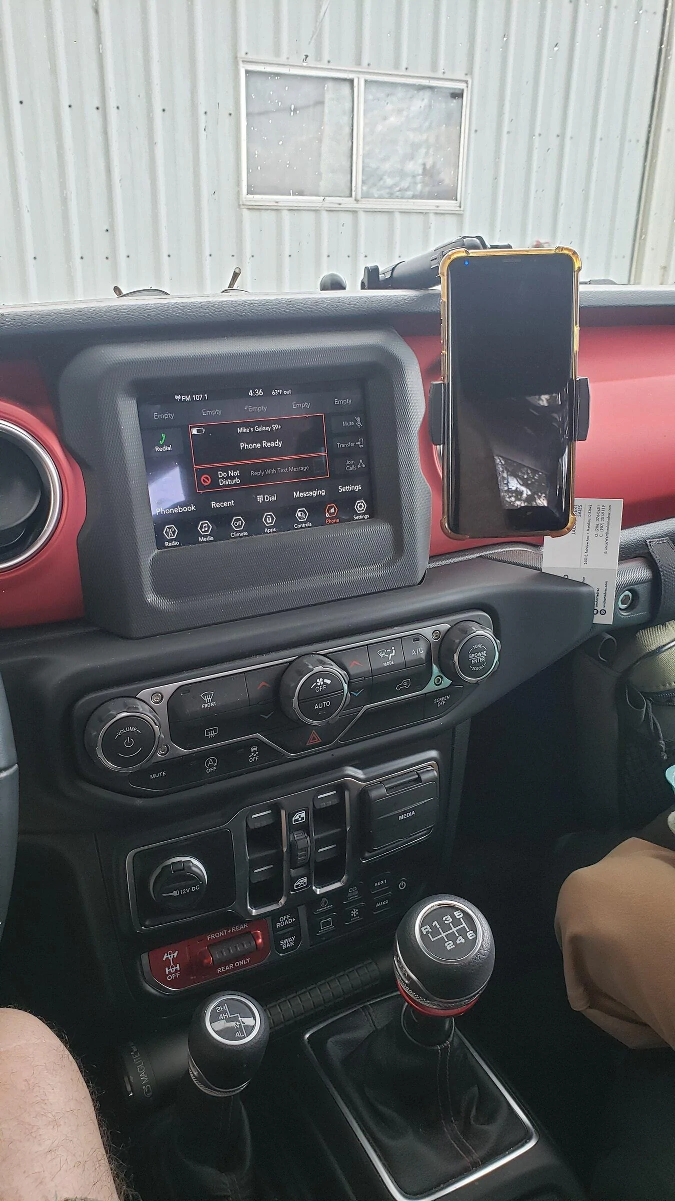 Jeep Gladiator iphone car mount 16531725978626700477290643844067