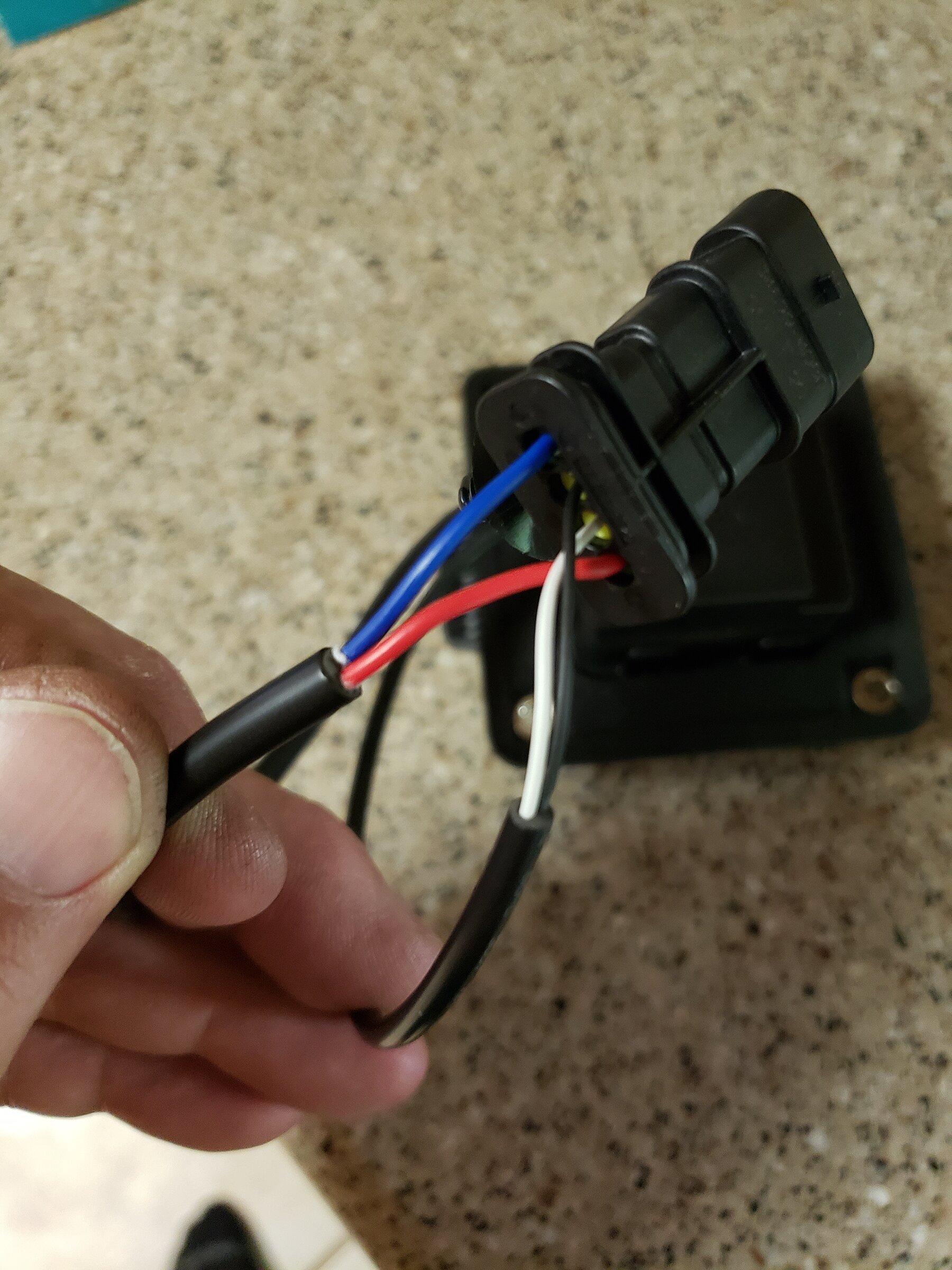 Jeep Gladiator Bed Mounted 120v Receptacle 20220521_191536