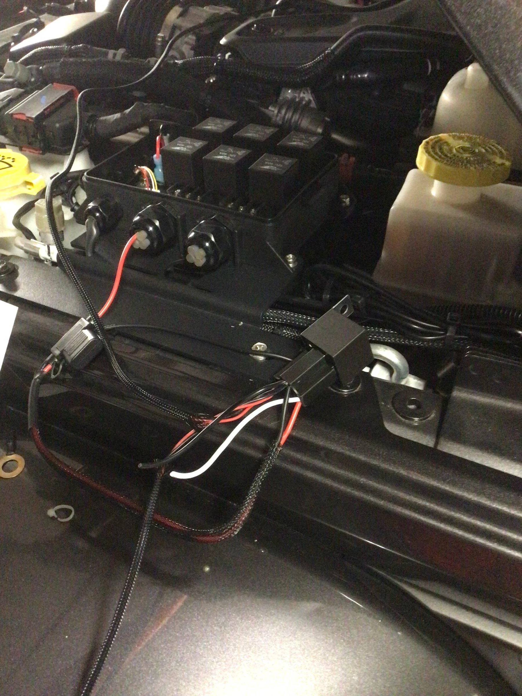Jeep Gladiator Need help removing a relay/switch from auxiliary light wiring harness 3EB8F47A-C453-498A-8404-FD5445CD95C5